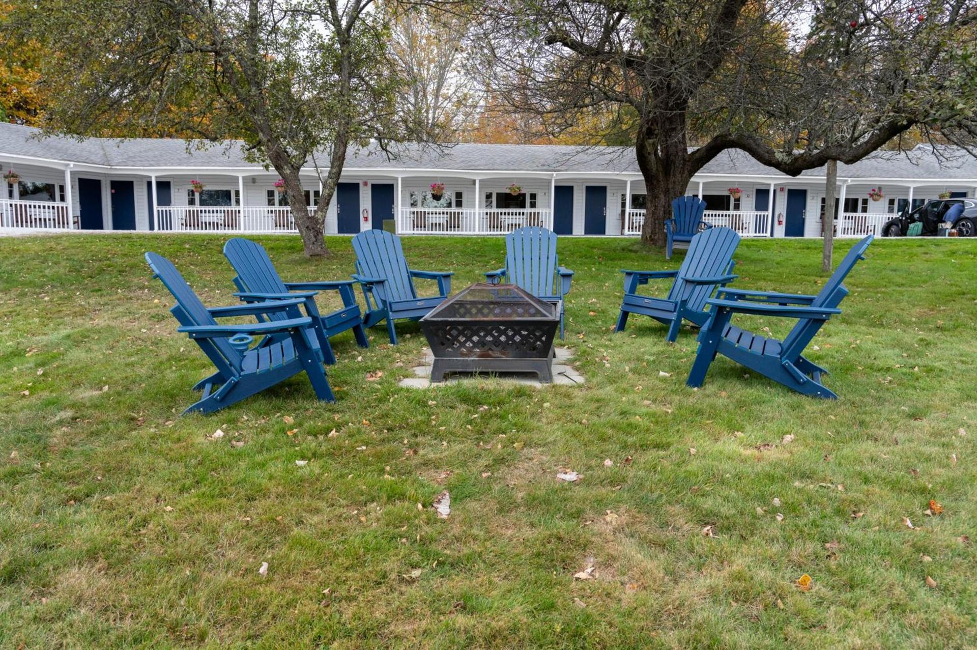 Yardarm Motel photo 40