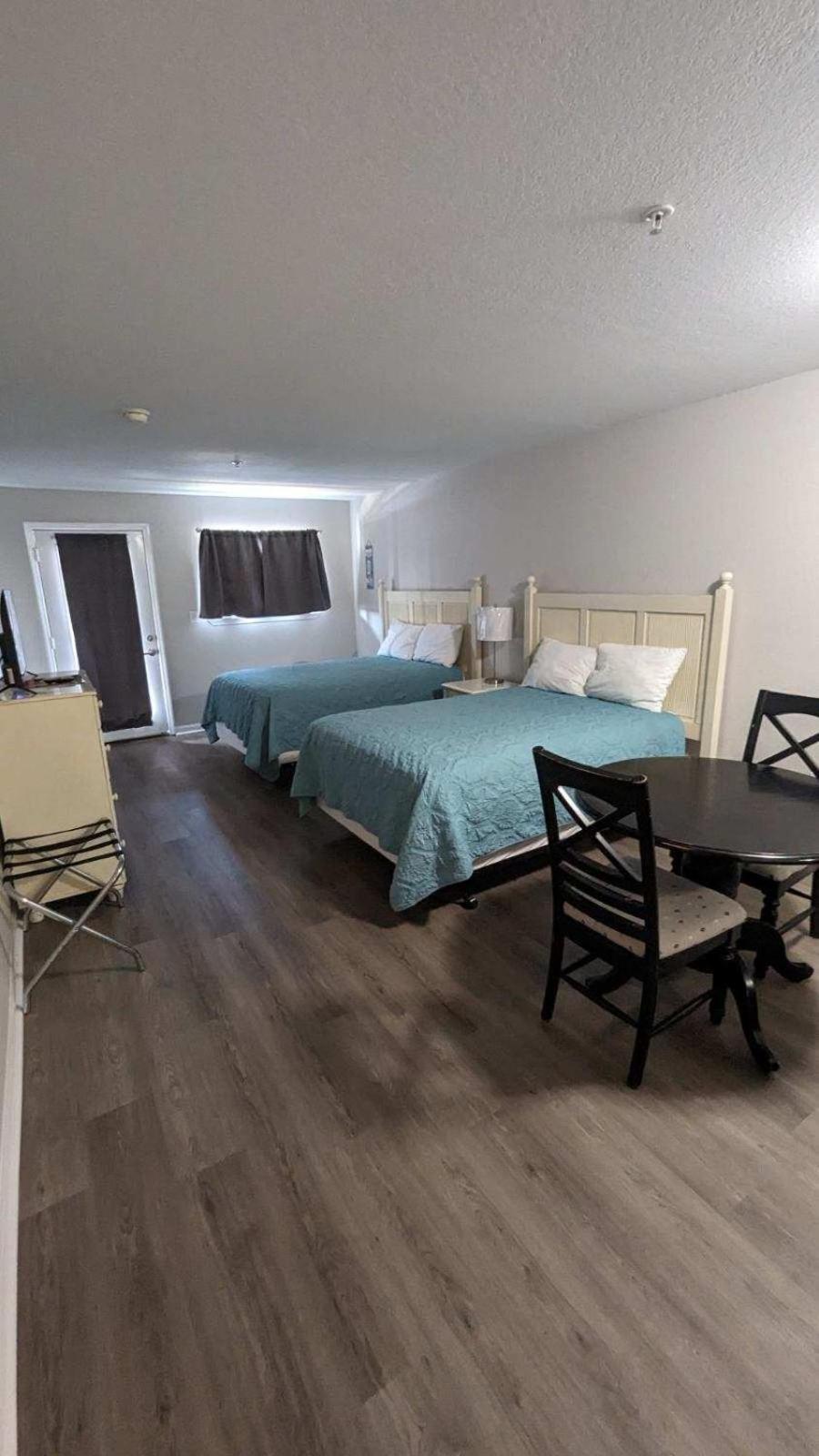 The Moorings Hotel and Marina of Carrabelle photo 5