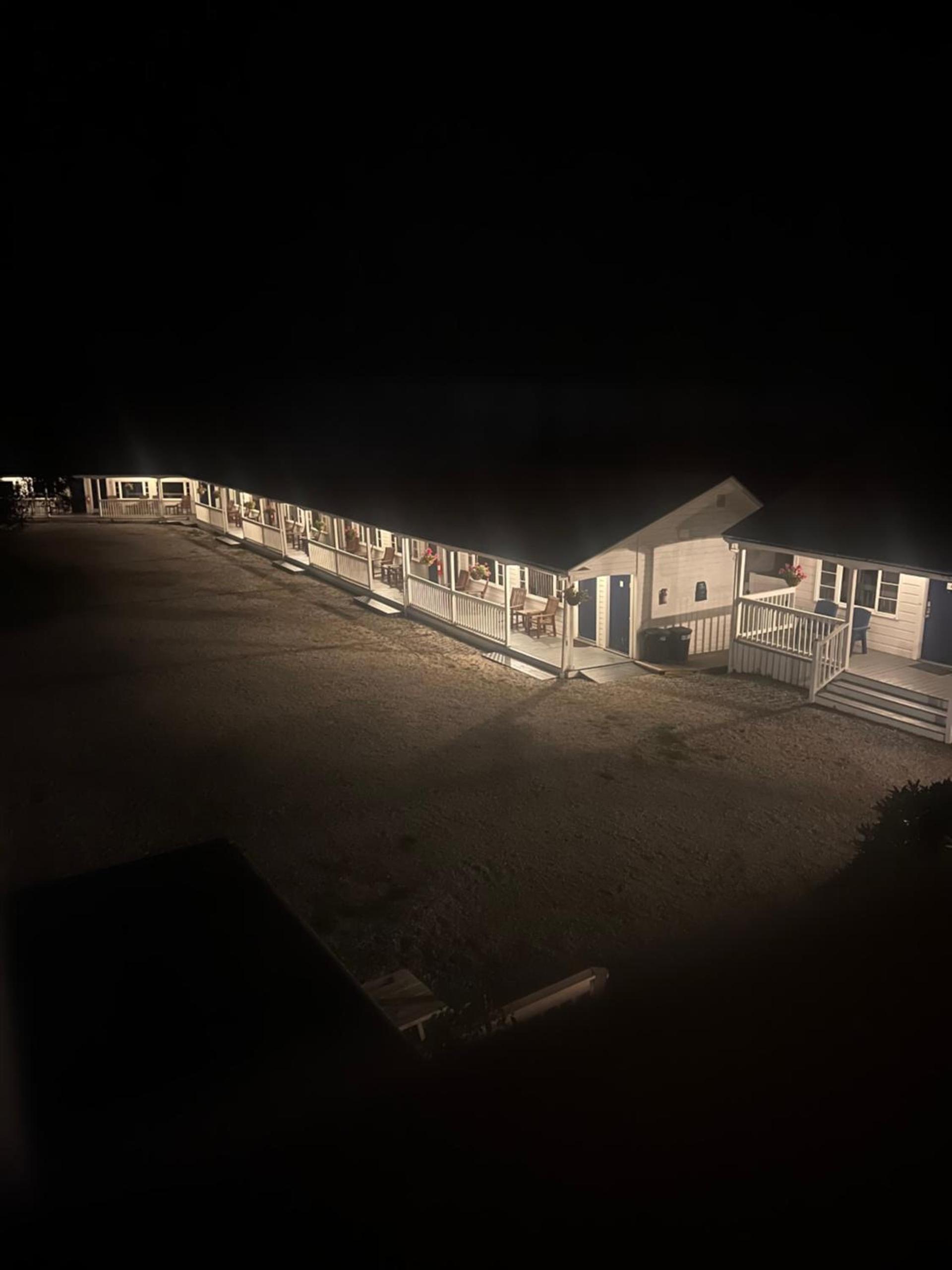 Yardarm Motel photo 63