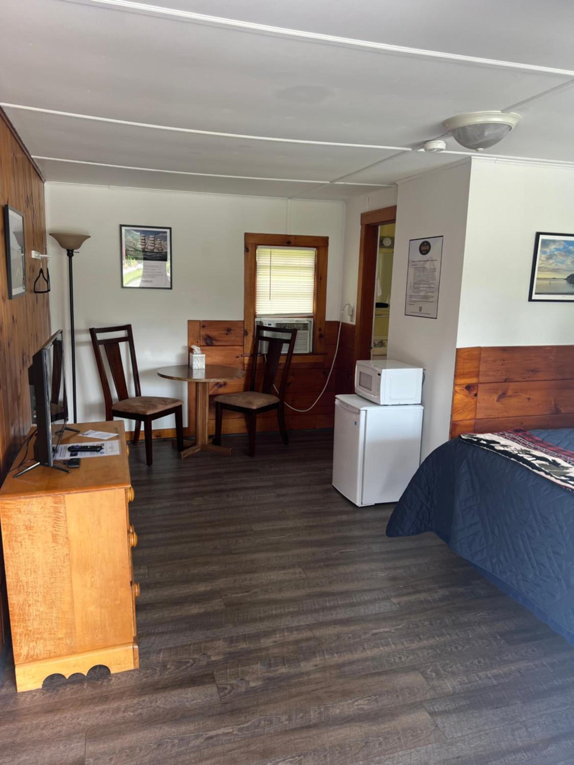 Yardarm Motel photo 47