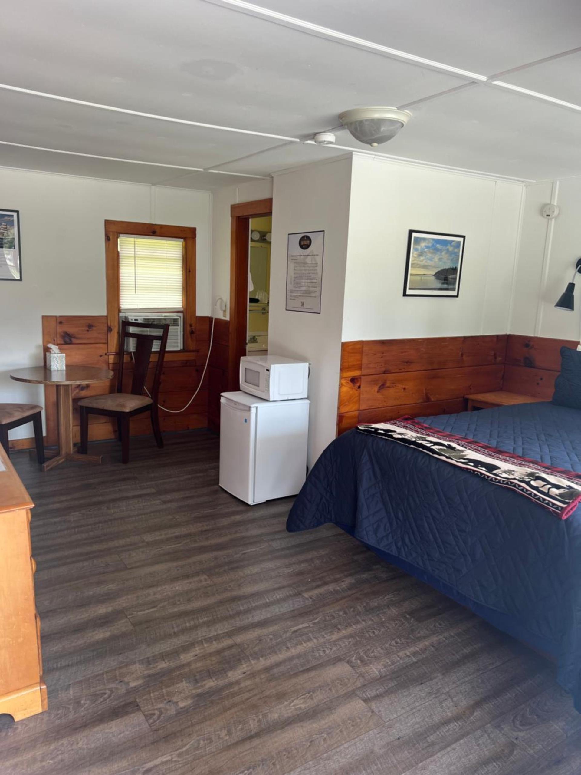 Yardarm Motel photo 49