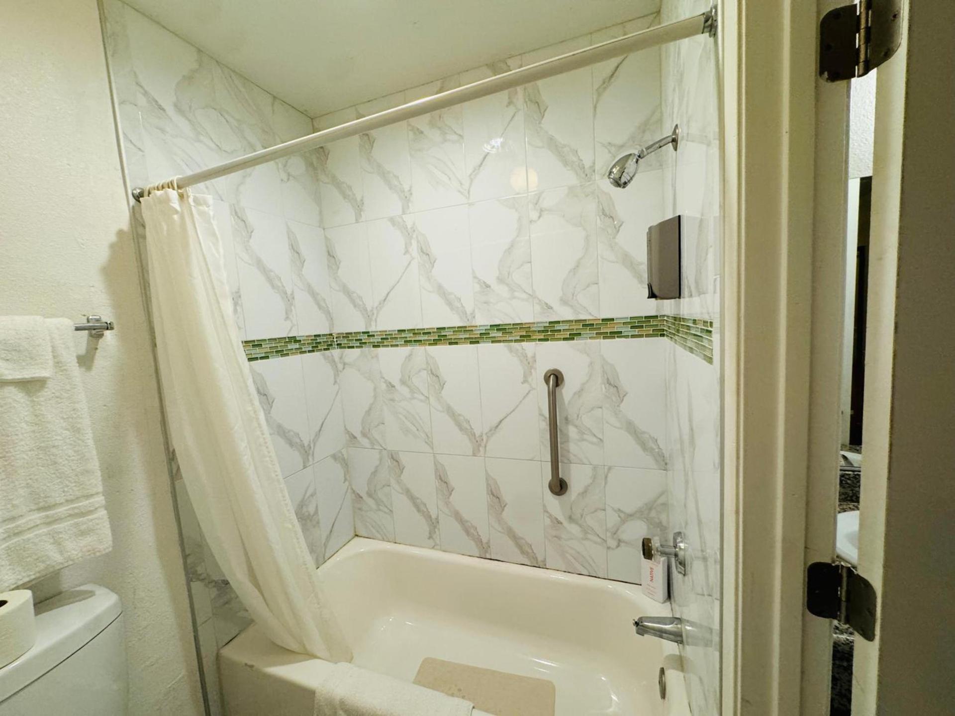 Casa Blanca Hotel - Azusa, Los Angeles photo 10