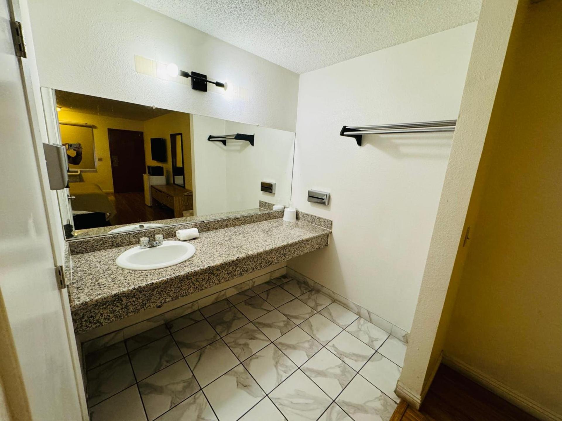 Casa Blanca Hotel - Azusa, Los Angeles photo 8