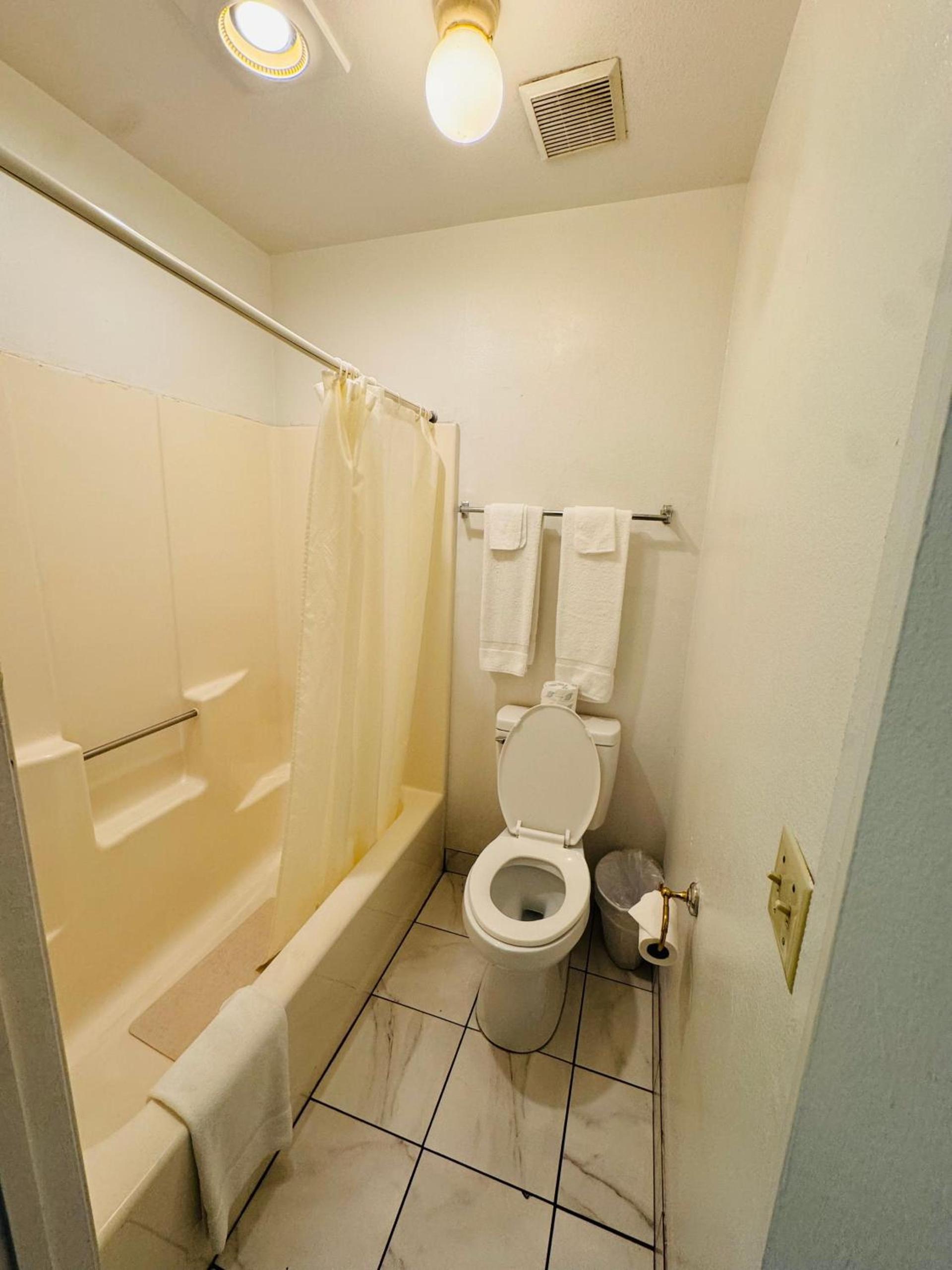Casa Blanca Hotel - Azusa, Los Angeles photo 13