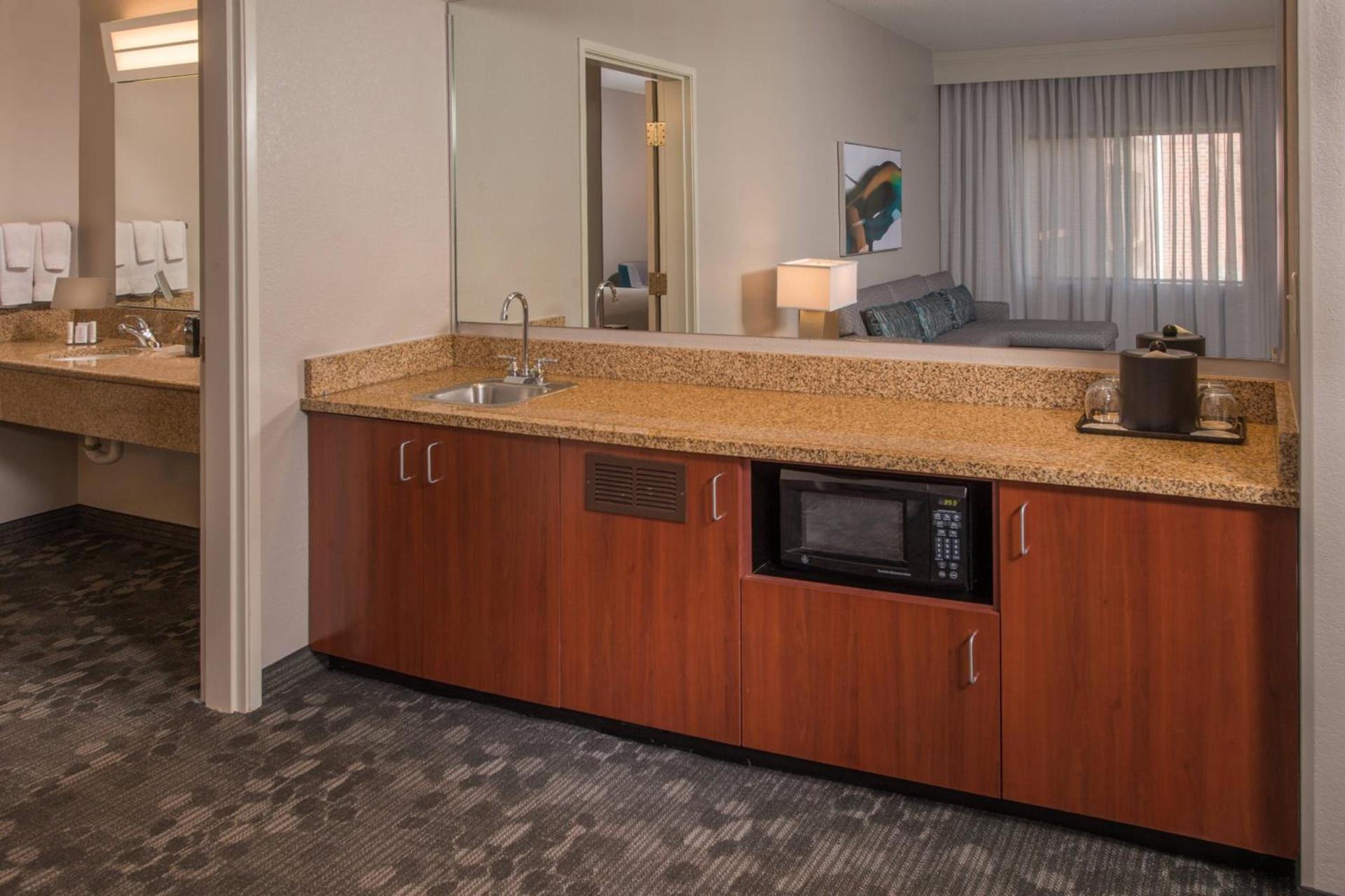 Courtyard by Marriott Dulles Town Center photo 13