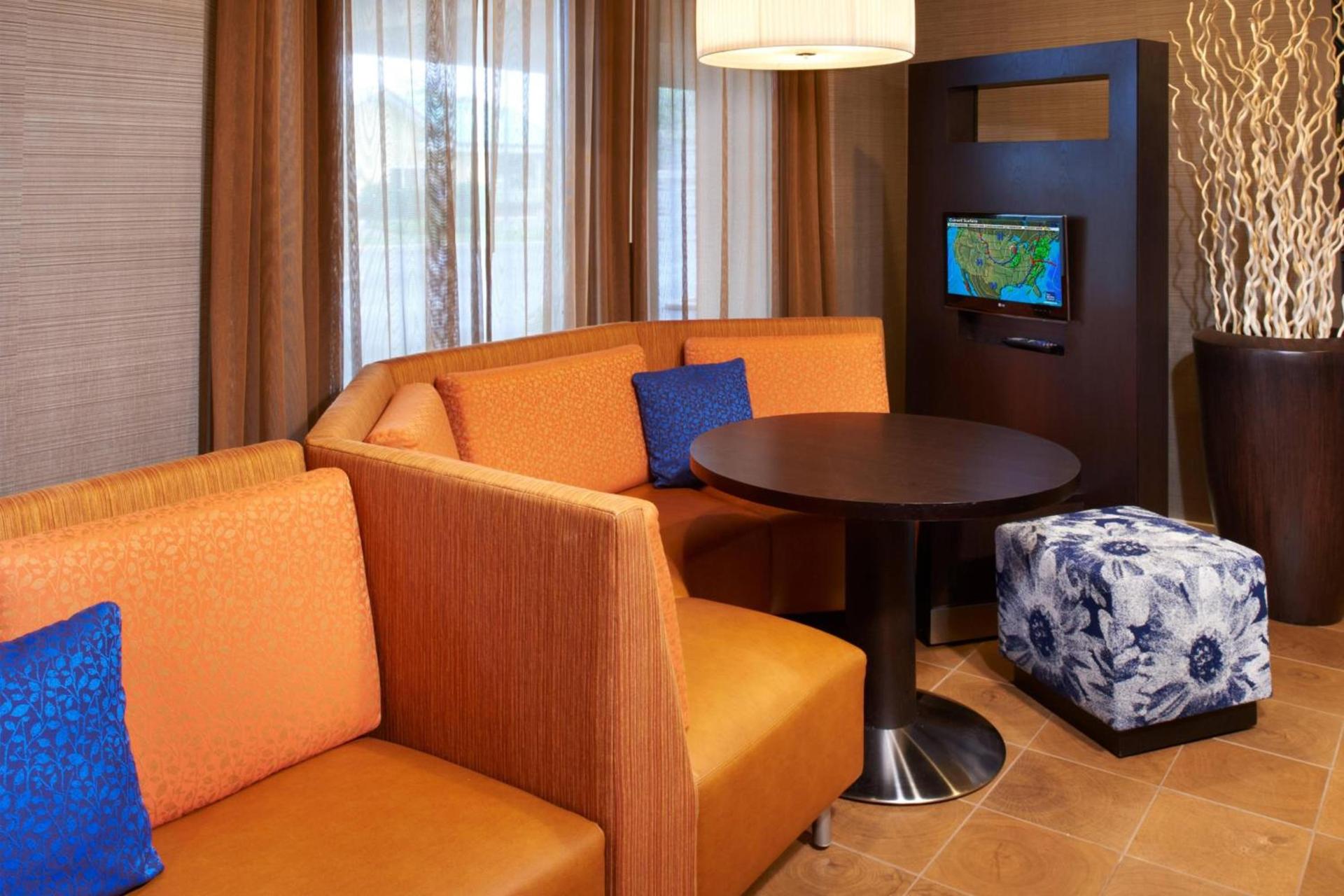 Courtyard Toledo Maumee/Arrowhead photo 16