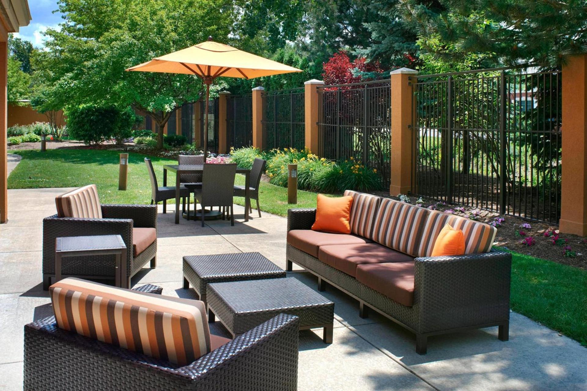 Courtyard Toledo Maumee/Arrowhead photo 3