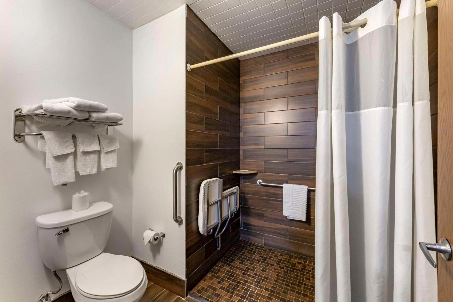 Quality Inn Austintown-Youngstown West photo 10