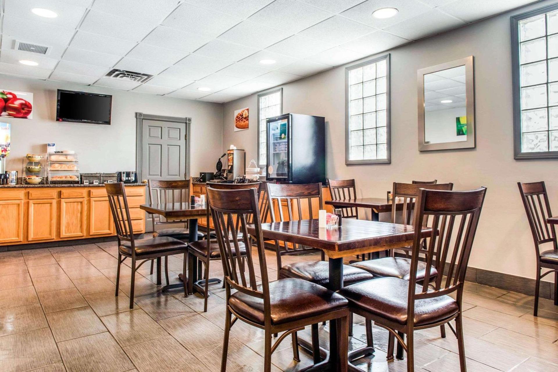 Quality Inn Austintown-Youngstown West photo 29