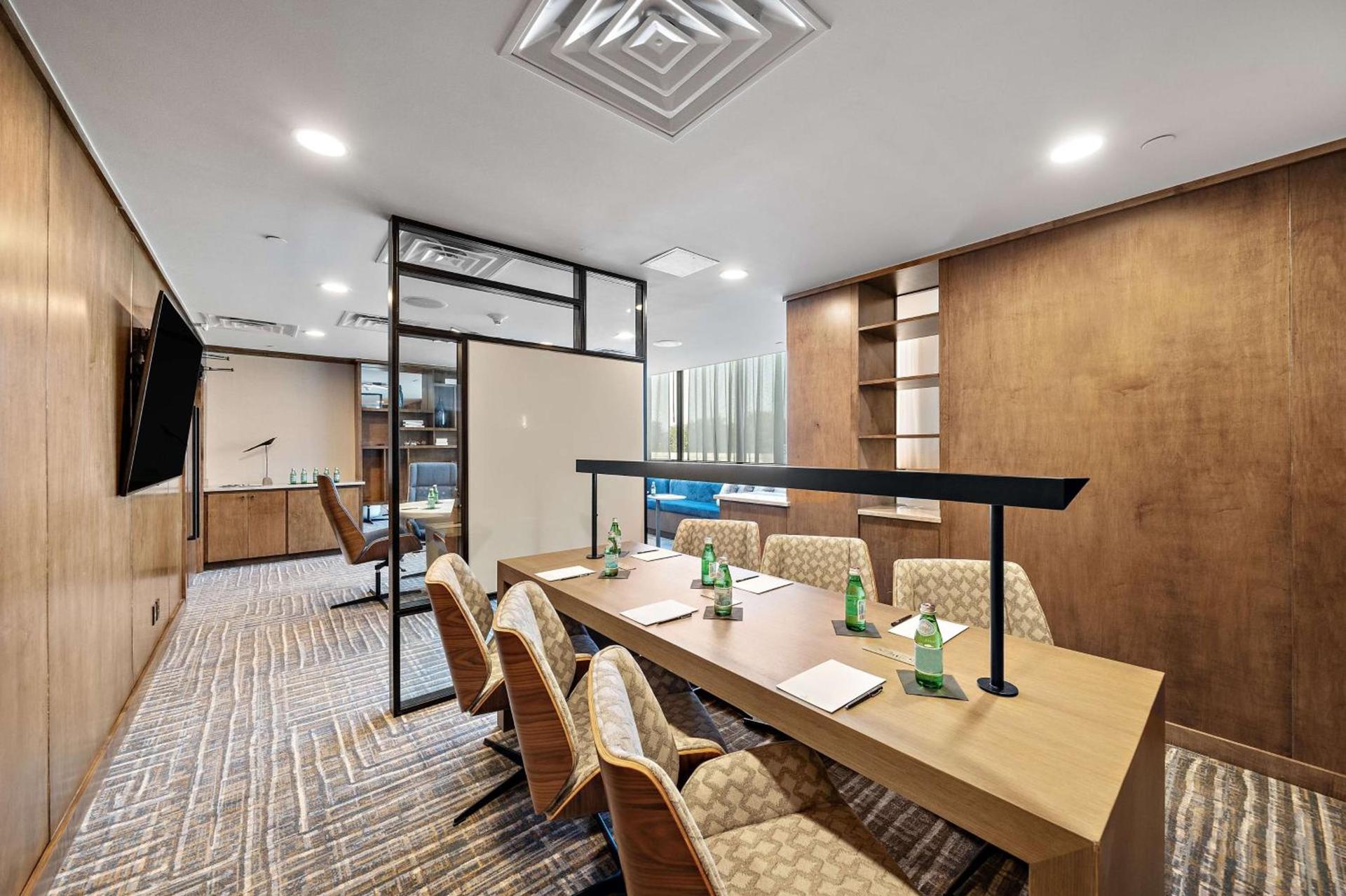 Hilton College Station & Conference Center photo 52