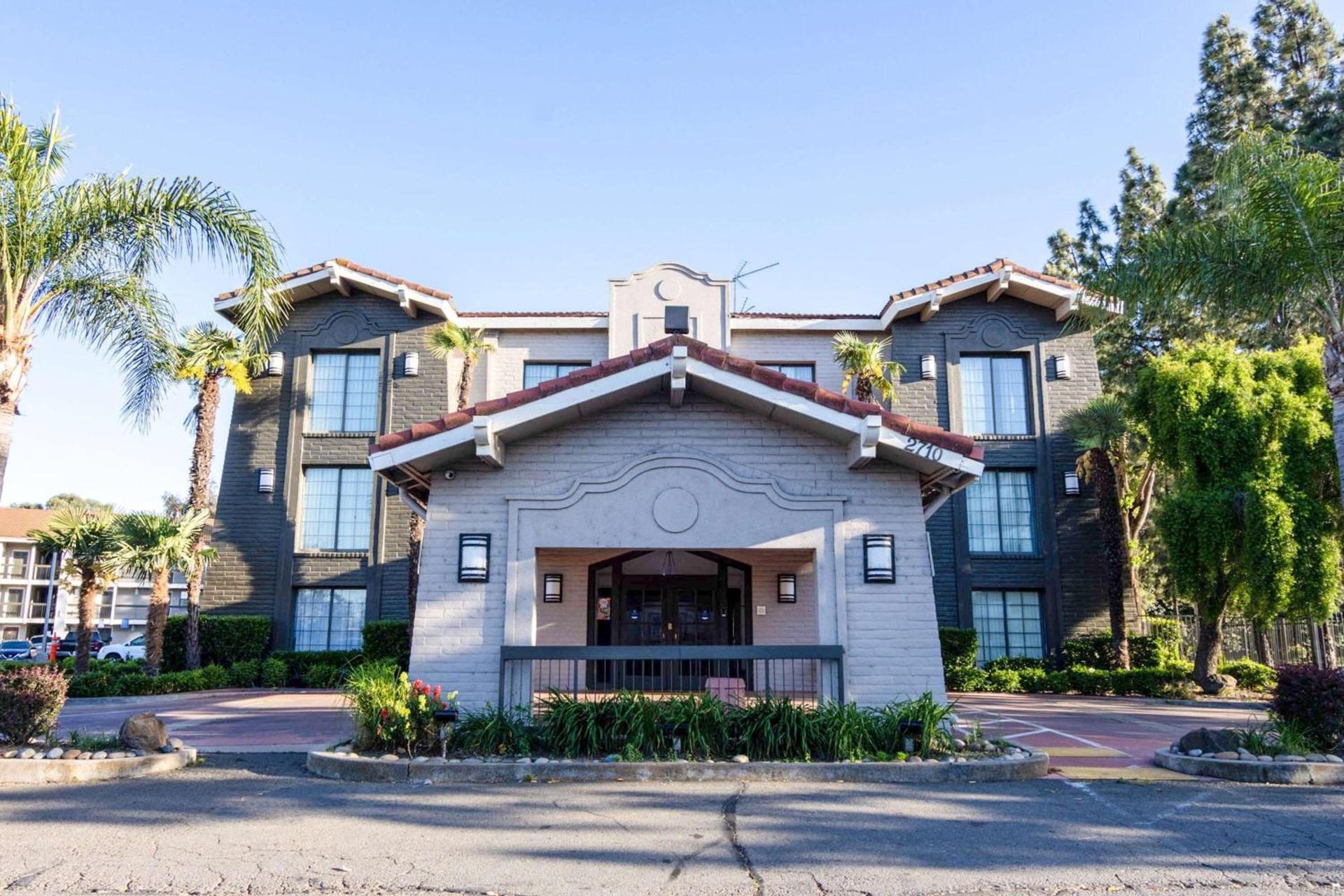 La Quinta Inn by Wyndham Stockton photo 4