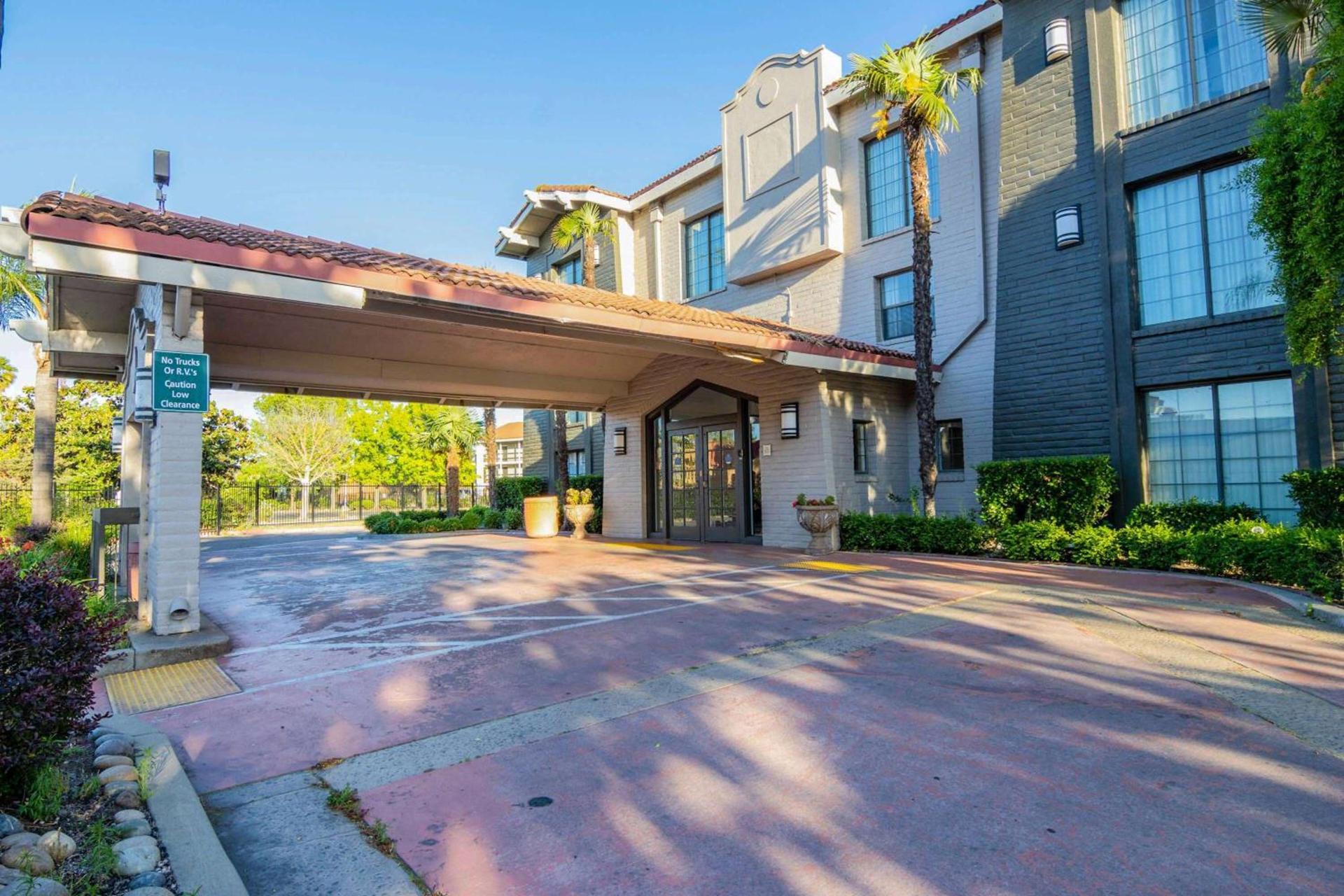 La Quinta Inn by Wyndham Stockton photo 2