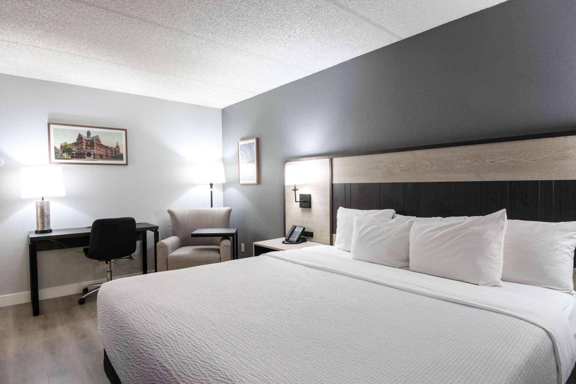 La Quinta Inn by Wyndham Stockton photo 10