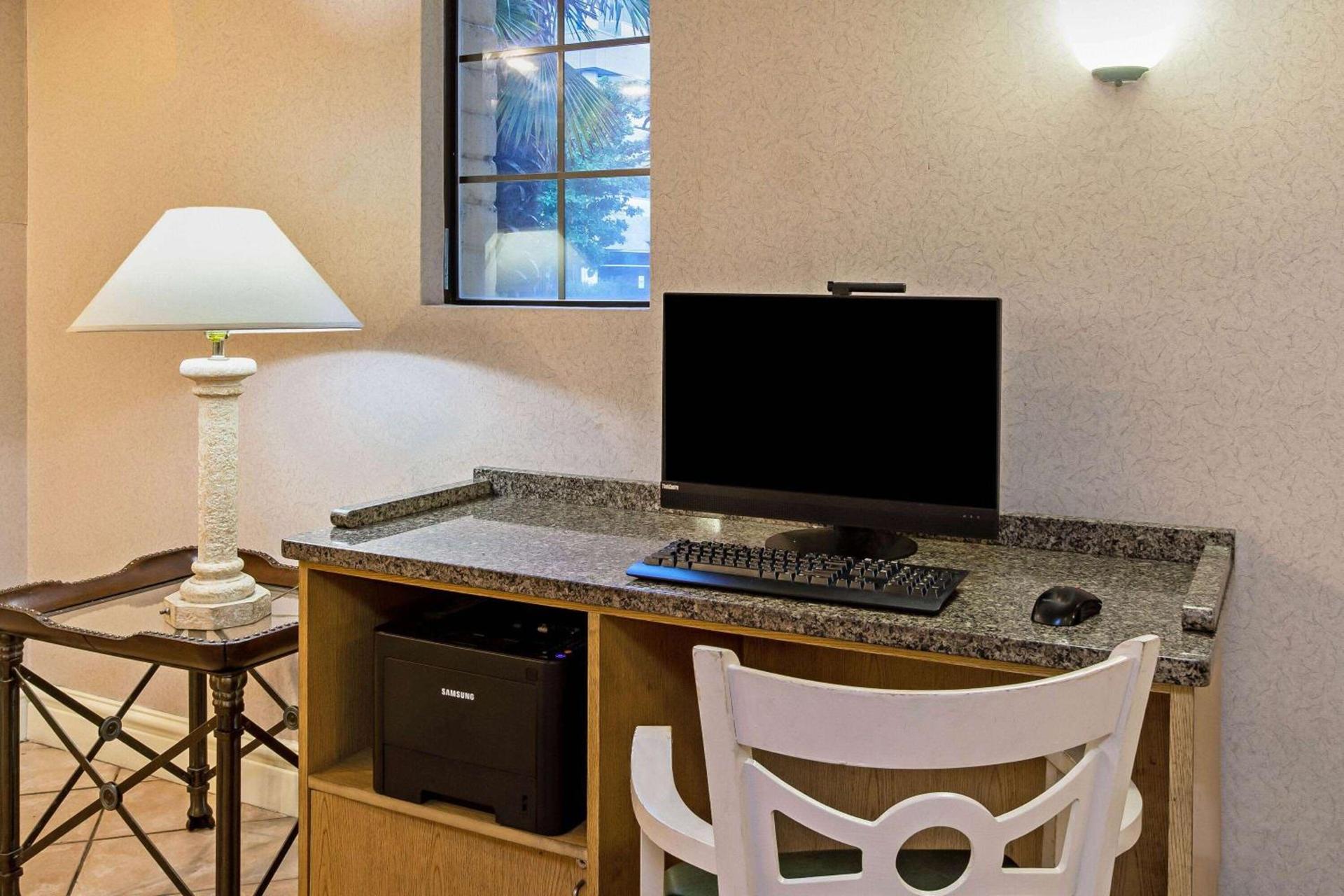 La Quinta Inn by Wyndham Stockton photo 37