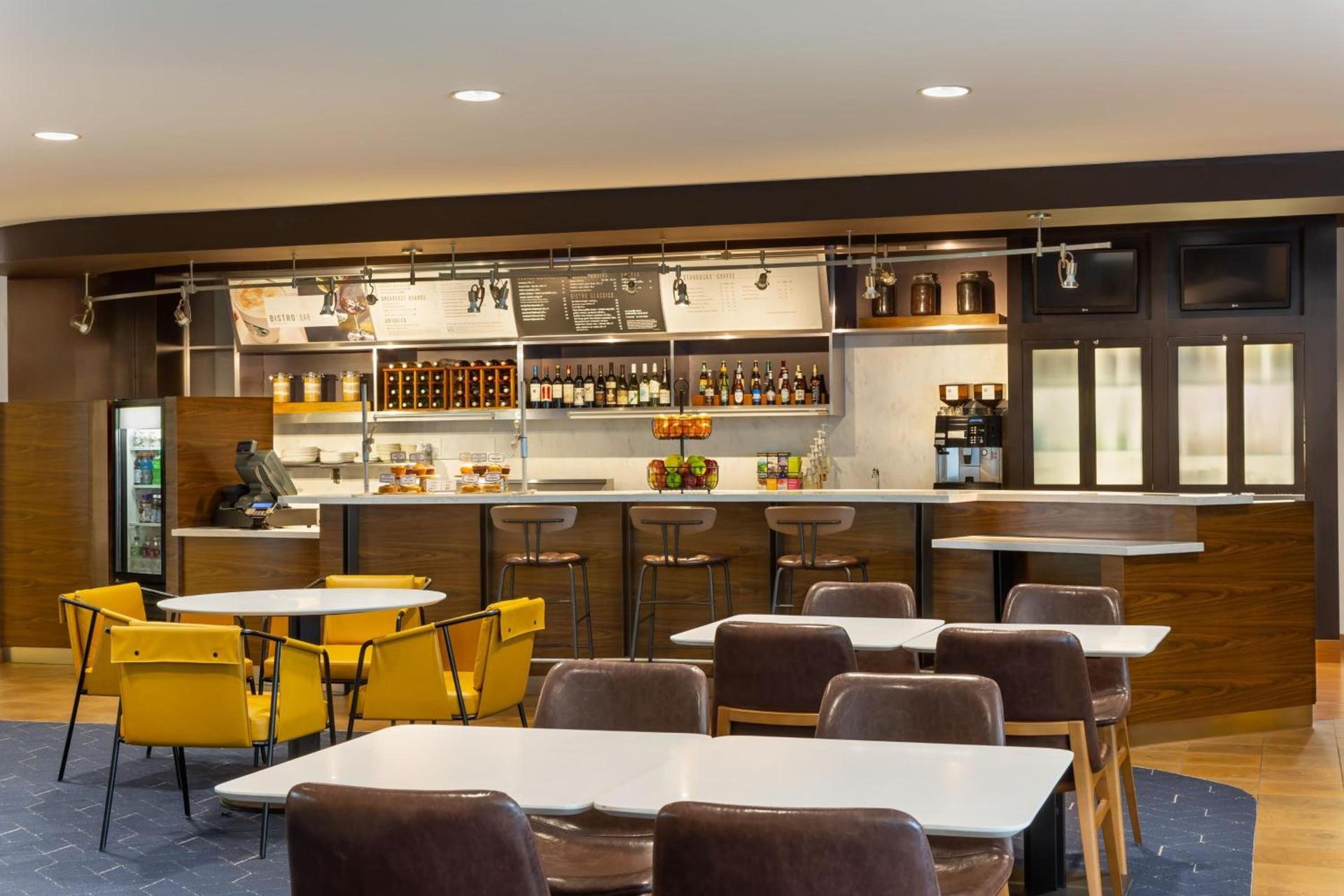 Courtyard by Marriott Madison West / Middleton photo 39