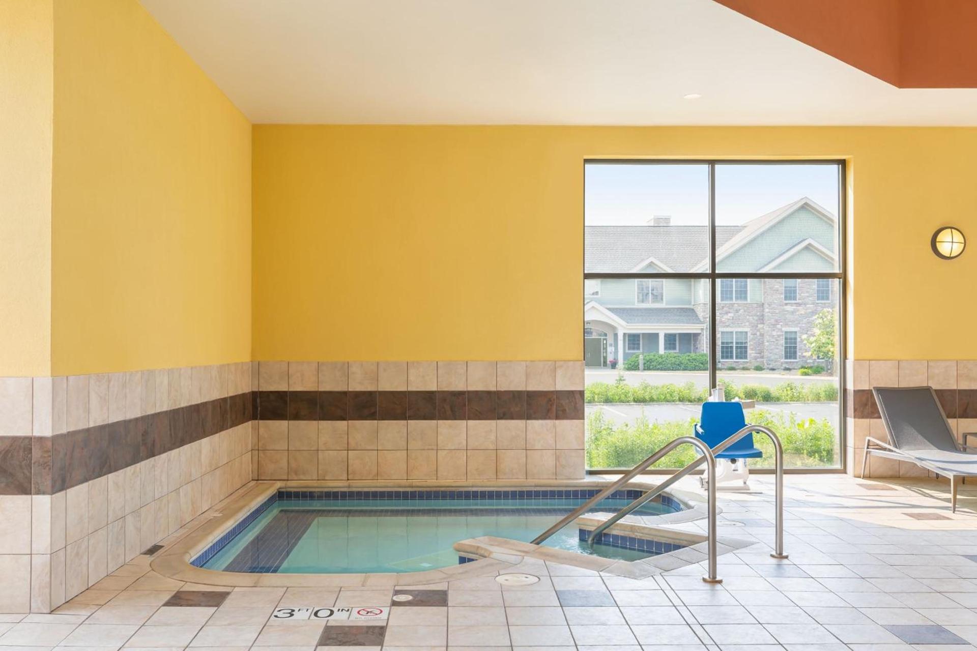 Courtyard by Marriott Madison West / Middleton photo 50