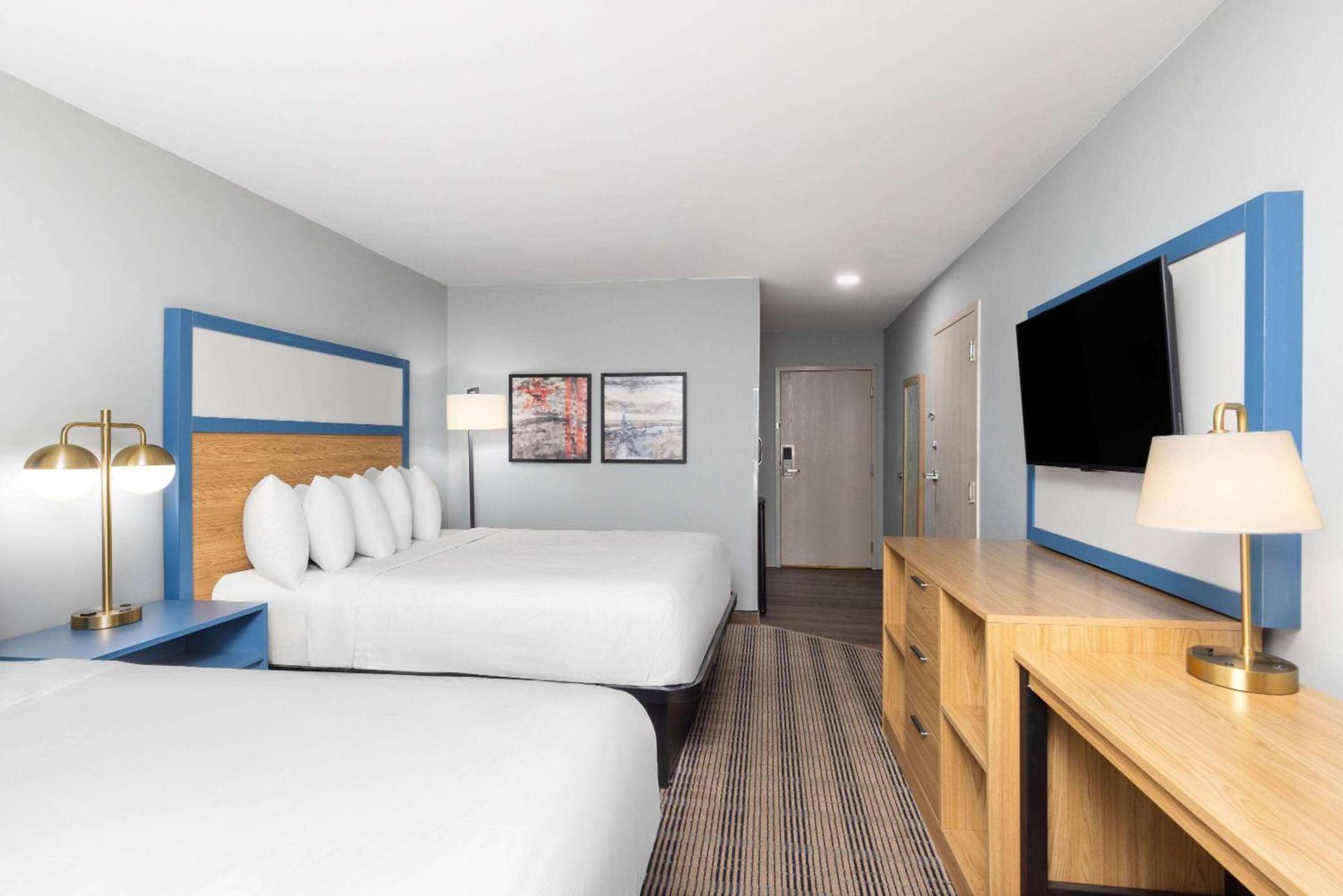 AmericInn by Wyndham Omaha Near Zoo photo 17