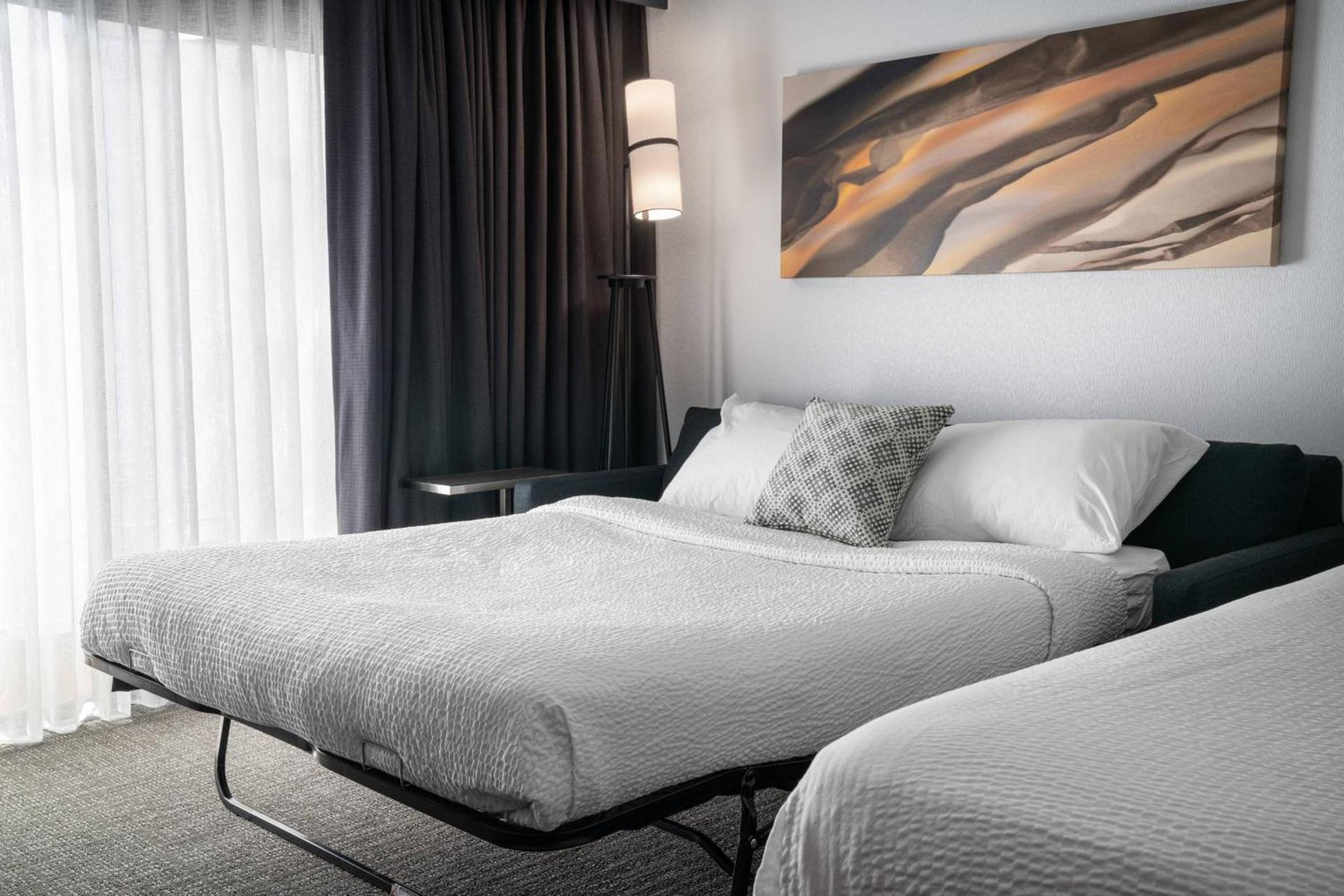 Courtyard by Marriott Pleasanton photo 9
