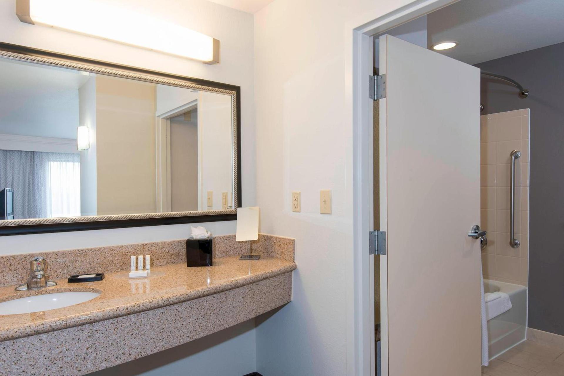 Courtyard by Marriott San Antonio North Stone Oak At Legacy photo 25