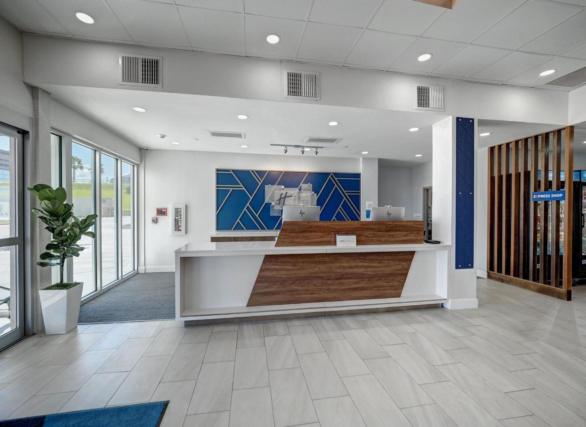 Holiday Inn Express Corpus Christi - Beachfront by IHG photo 97