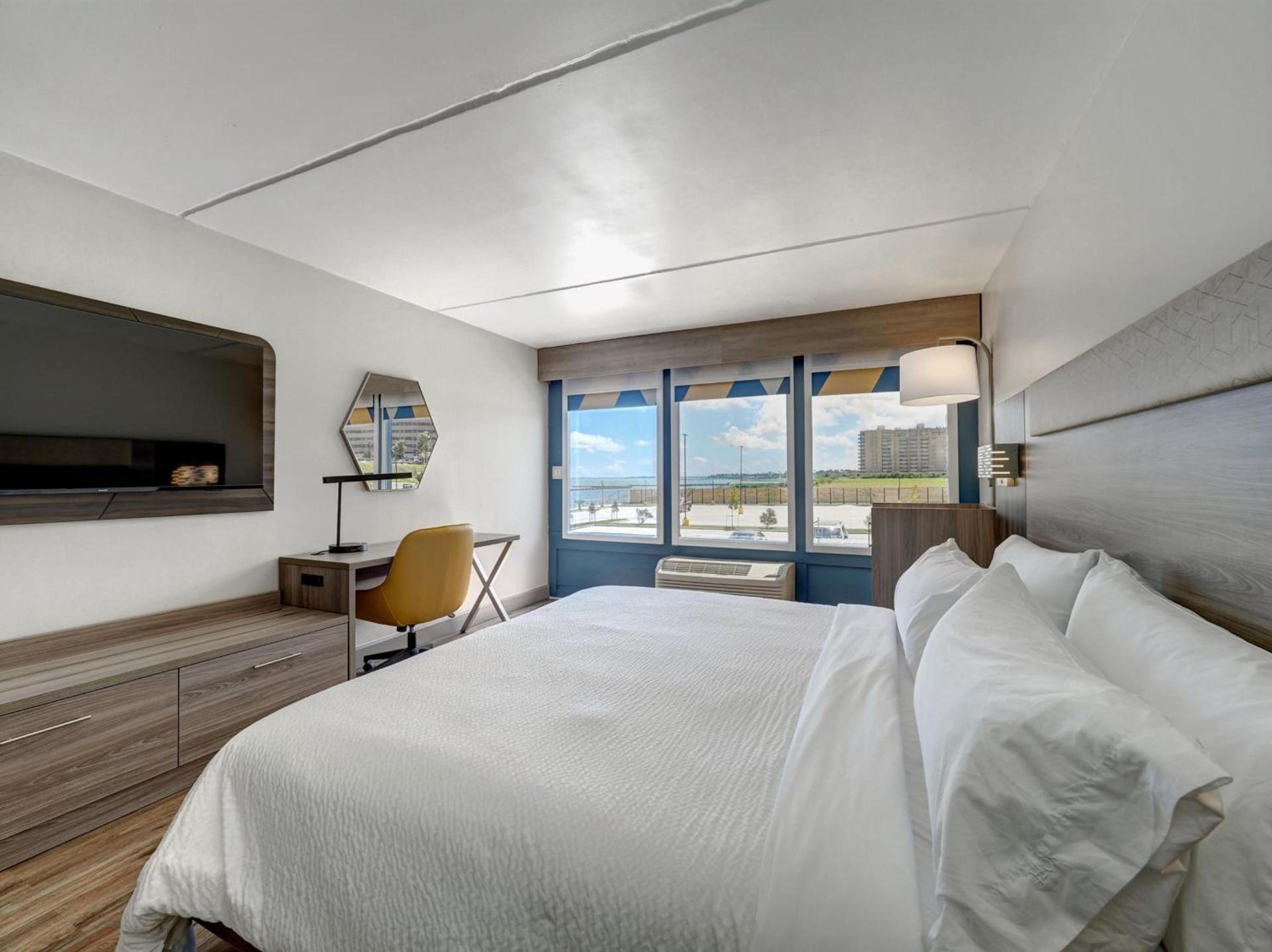 Holiday Inn Express Corpus Christi - Beachfront by IHG photo 93