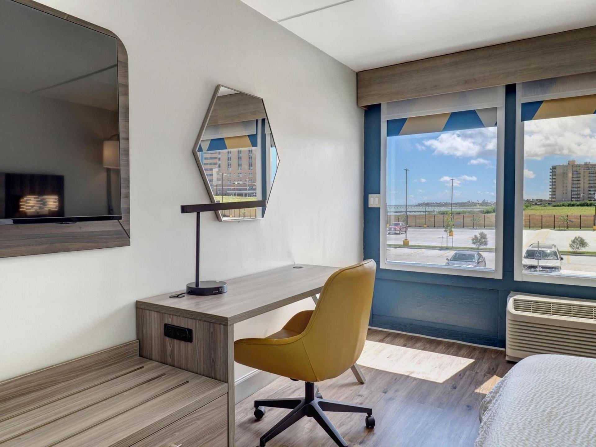 Holiday Inn Express Corpus Christi - Beachfront by IHG photo 84
