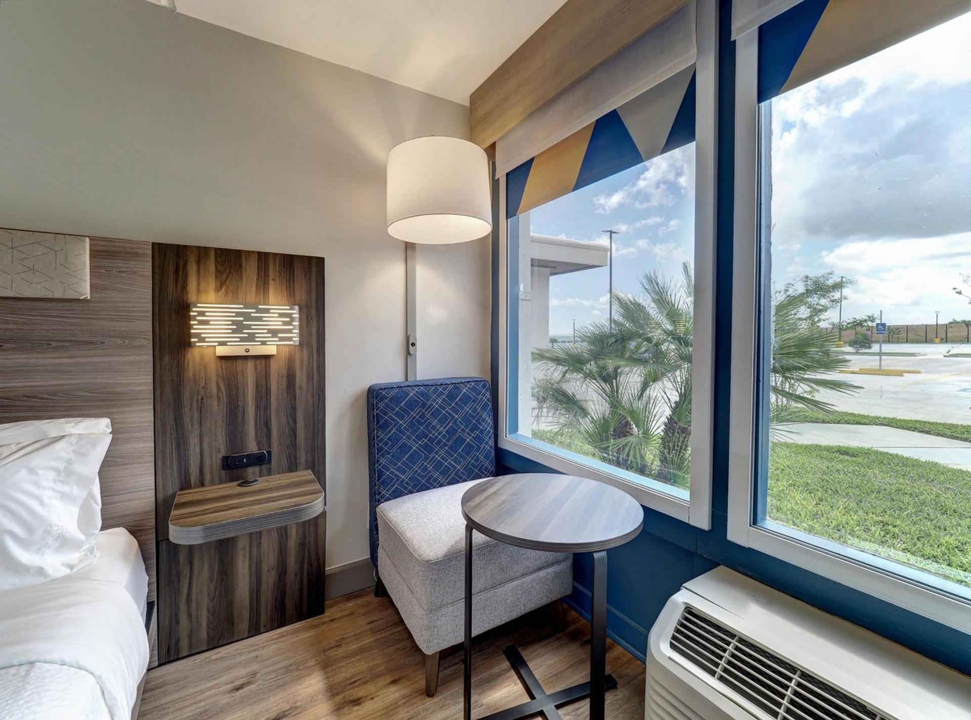 Holiday Inn Express Corpus Christi - Beachfront by IHG photo 95