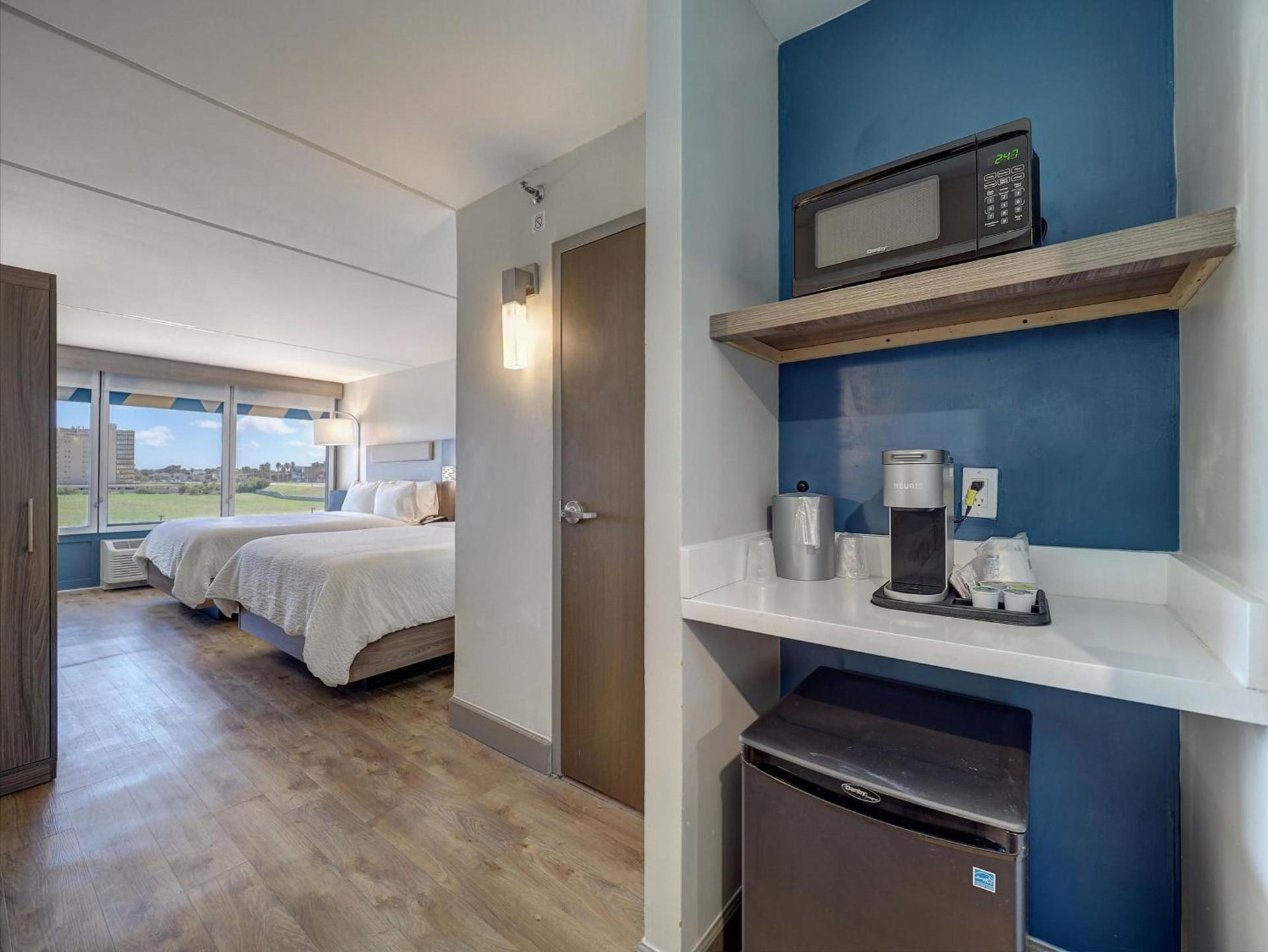 Holiday Inn Express Corpus Christi - Beachfront by IHG photo 80