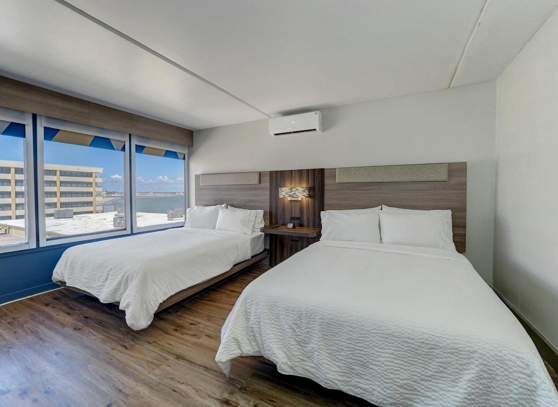 Holiday Inn Express Corpus Christi - Beachfront by IHG photo 81
