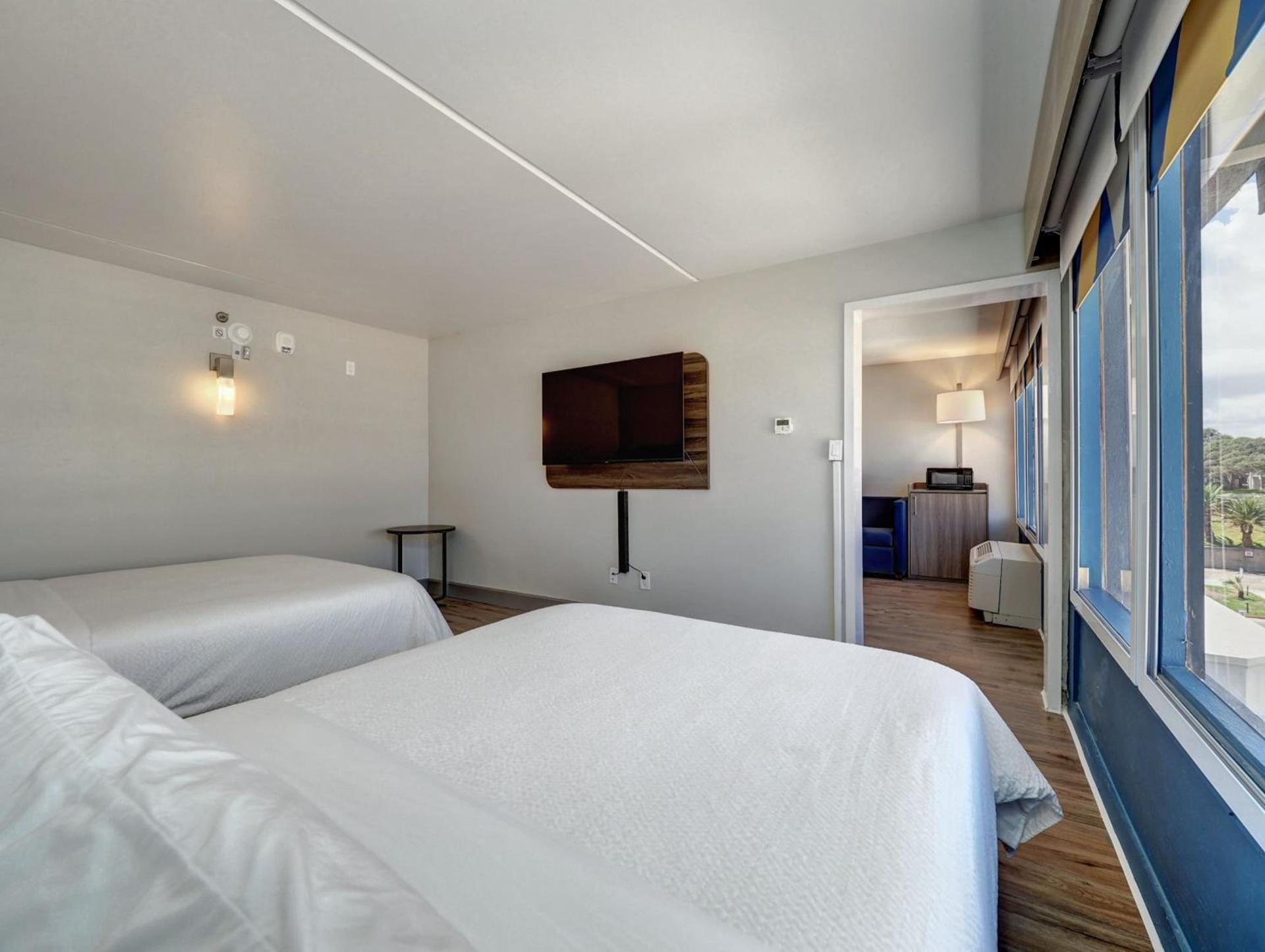 Holiday Inn Express Corpus Christi - Beachfront by IHG photo 79
