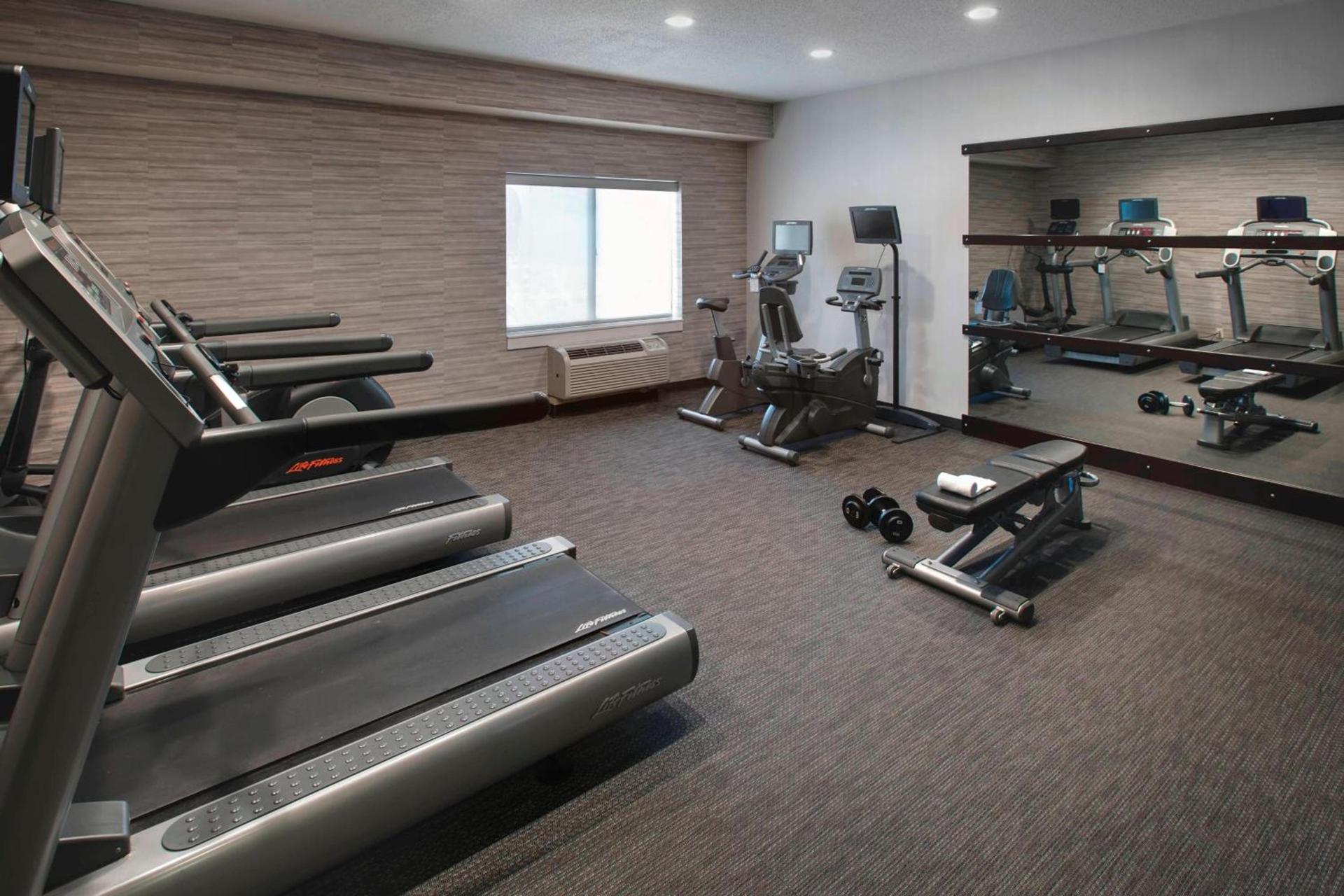 Courtyard by Marriott Lebanon photo 23
