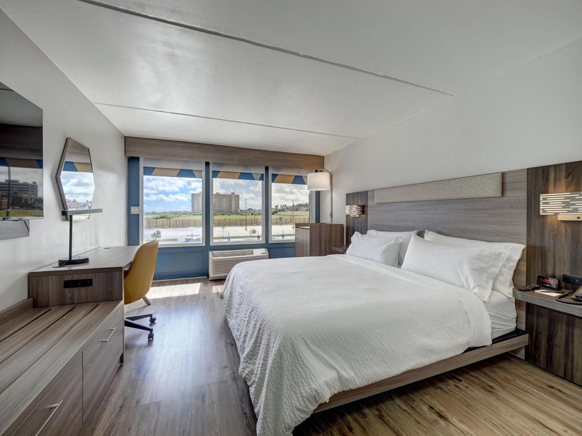 Holiday Inn Express Corpus Christi - Beachfront by IHG photo 96