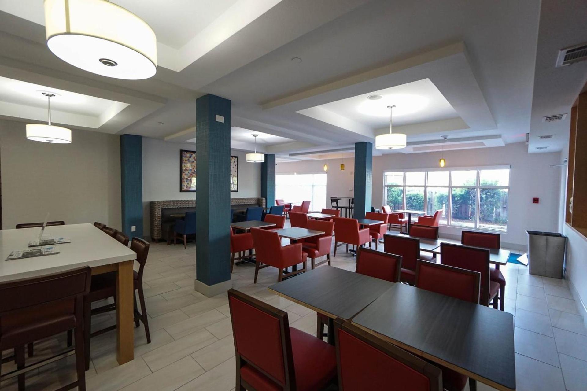 Holiday Inn Express Hotel & Suites Savannah Midtown by IHG photo 35