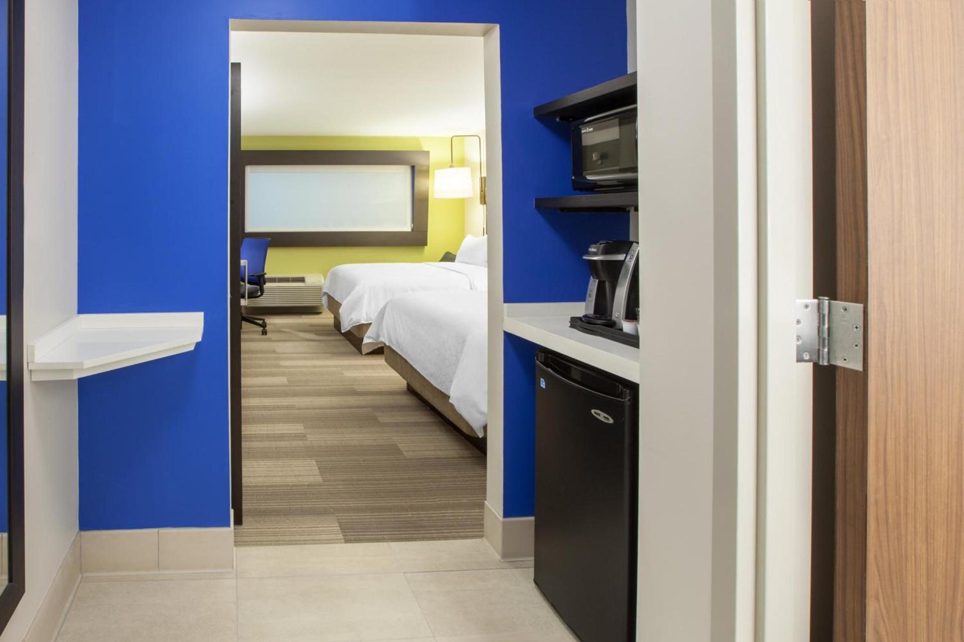 Holiday Inn Express Hotel & Suites Savannah Midtown by IHG photo 62