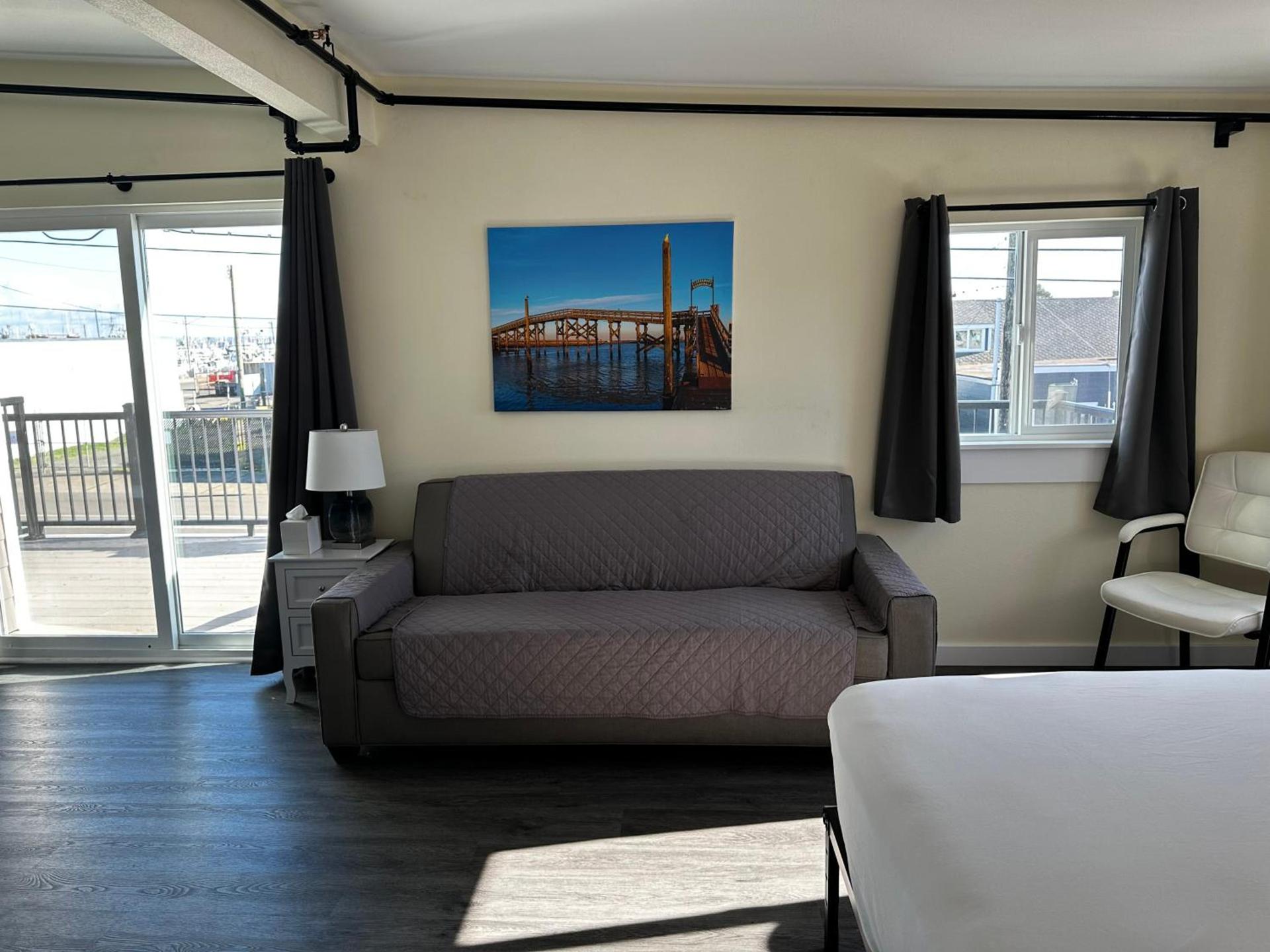 Dock Street Inn photo 40