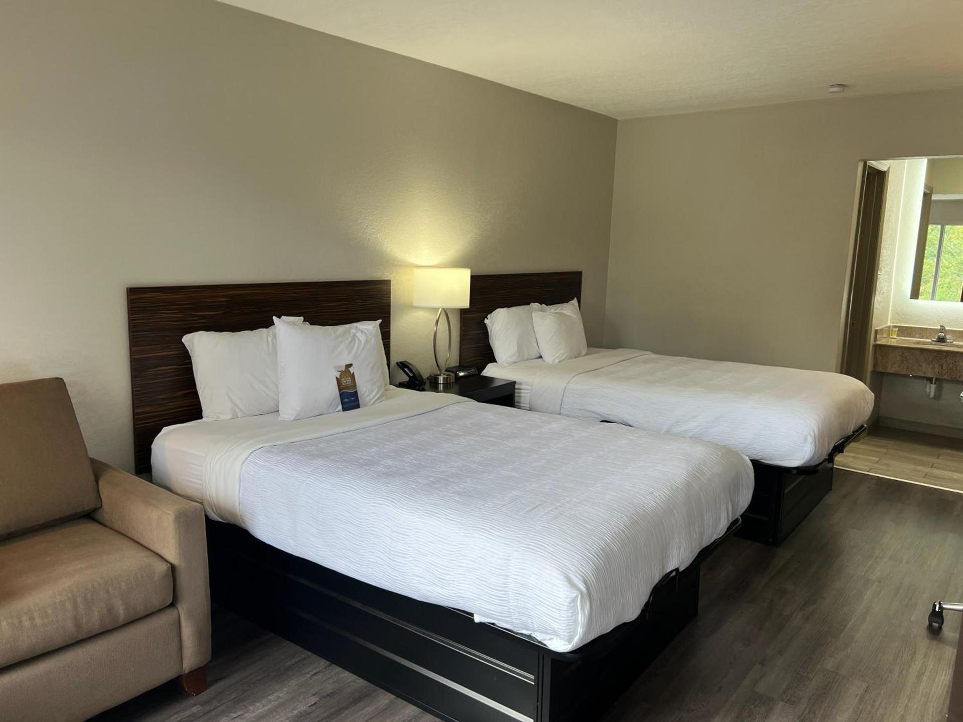 Baymont by Wyndham Emporia VA photo 10