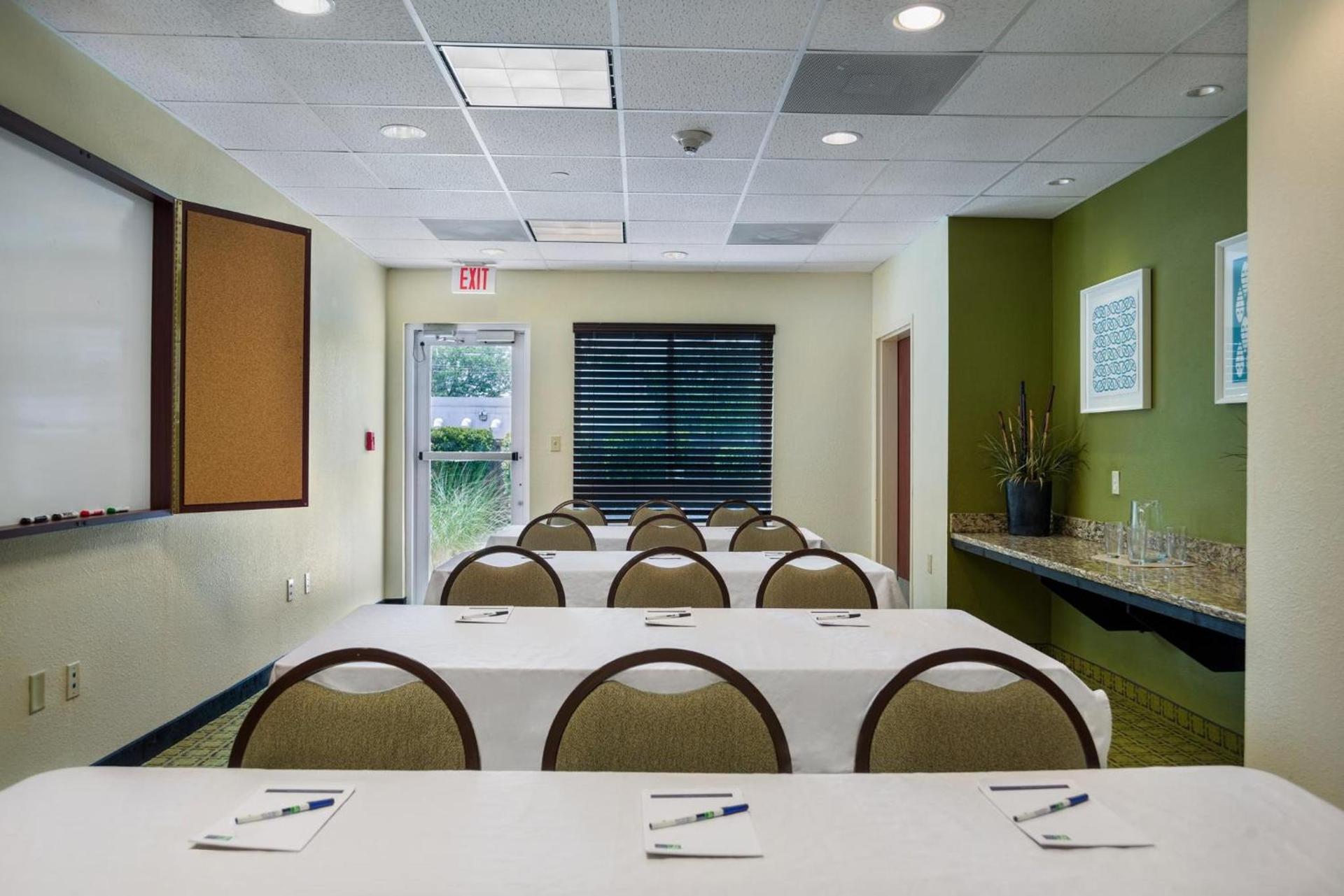 Holiday Inn Express Hotel & Suites Savannah Midtown by IHG photo 59