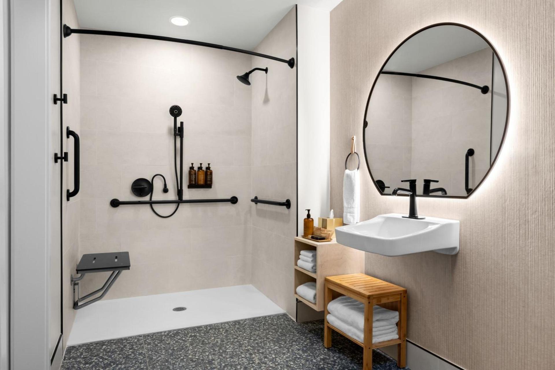 The Inelle, Oakhurst Yosemite, a Tribute Portfolio Hotel photo 17