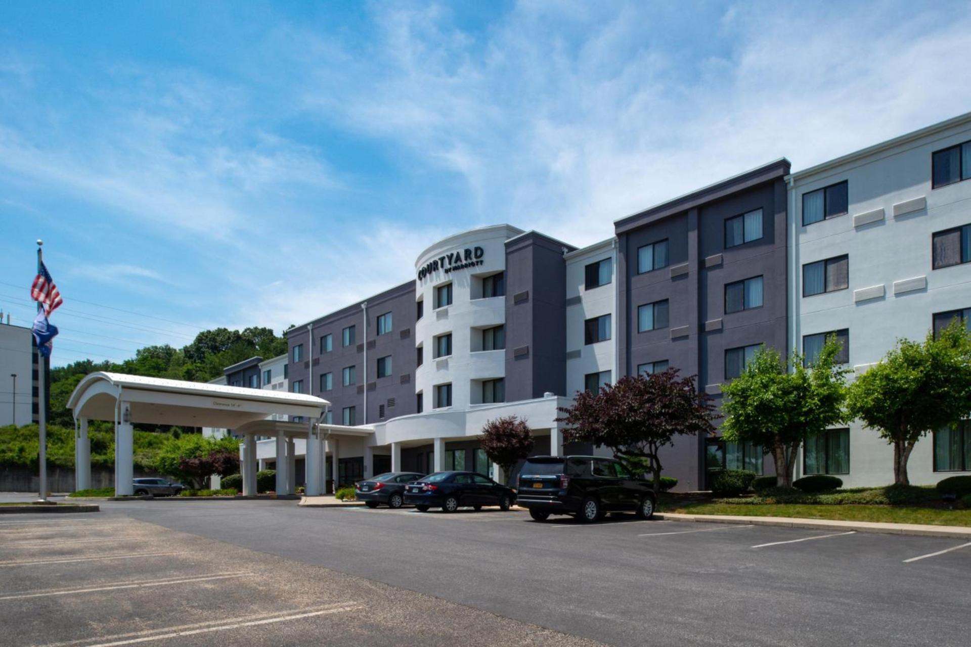 Courtyard by Marriott Harrisburg Hershey photo 1