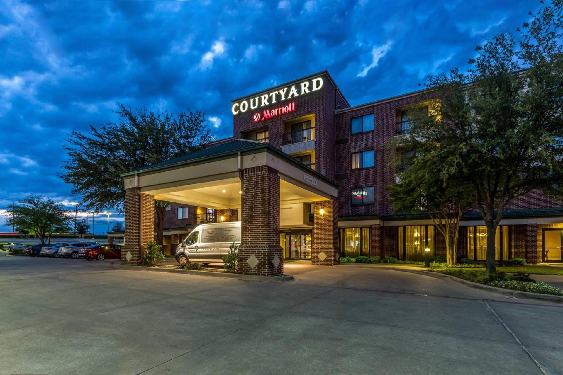 Courtyard Dallas DFW Airport South/Irving photo 2