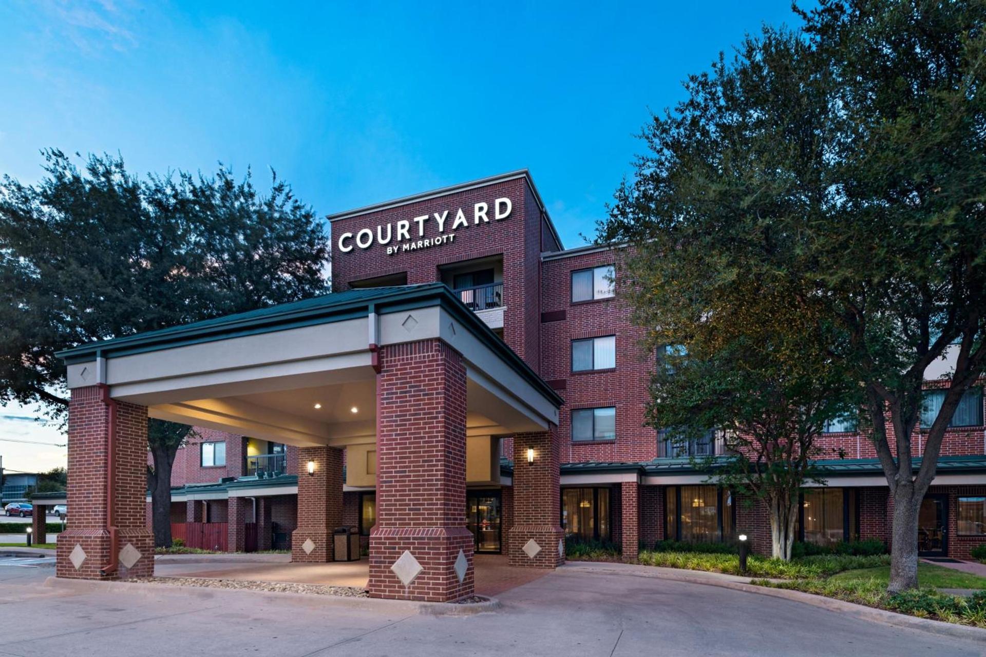 Courtyard Dallas DFW Airport South/Irving photo 1
