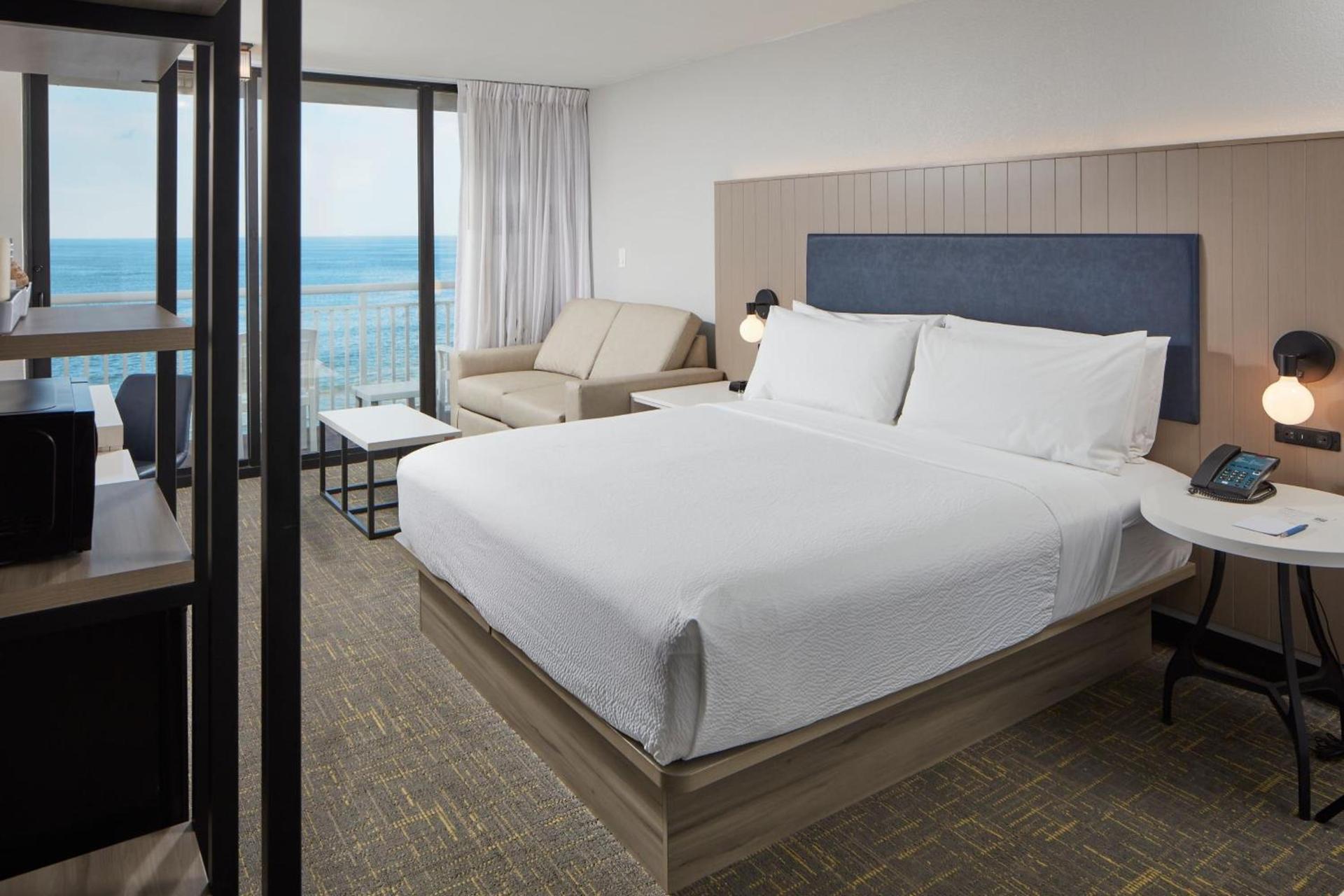 Four Points by Sheraton Virginia Beach Oceanfront photo 12