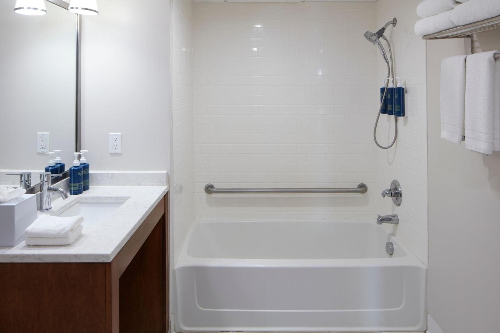 Four Points by Sheraton Virginia Beach Oceanfront photo 18