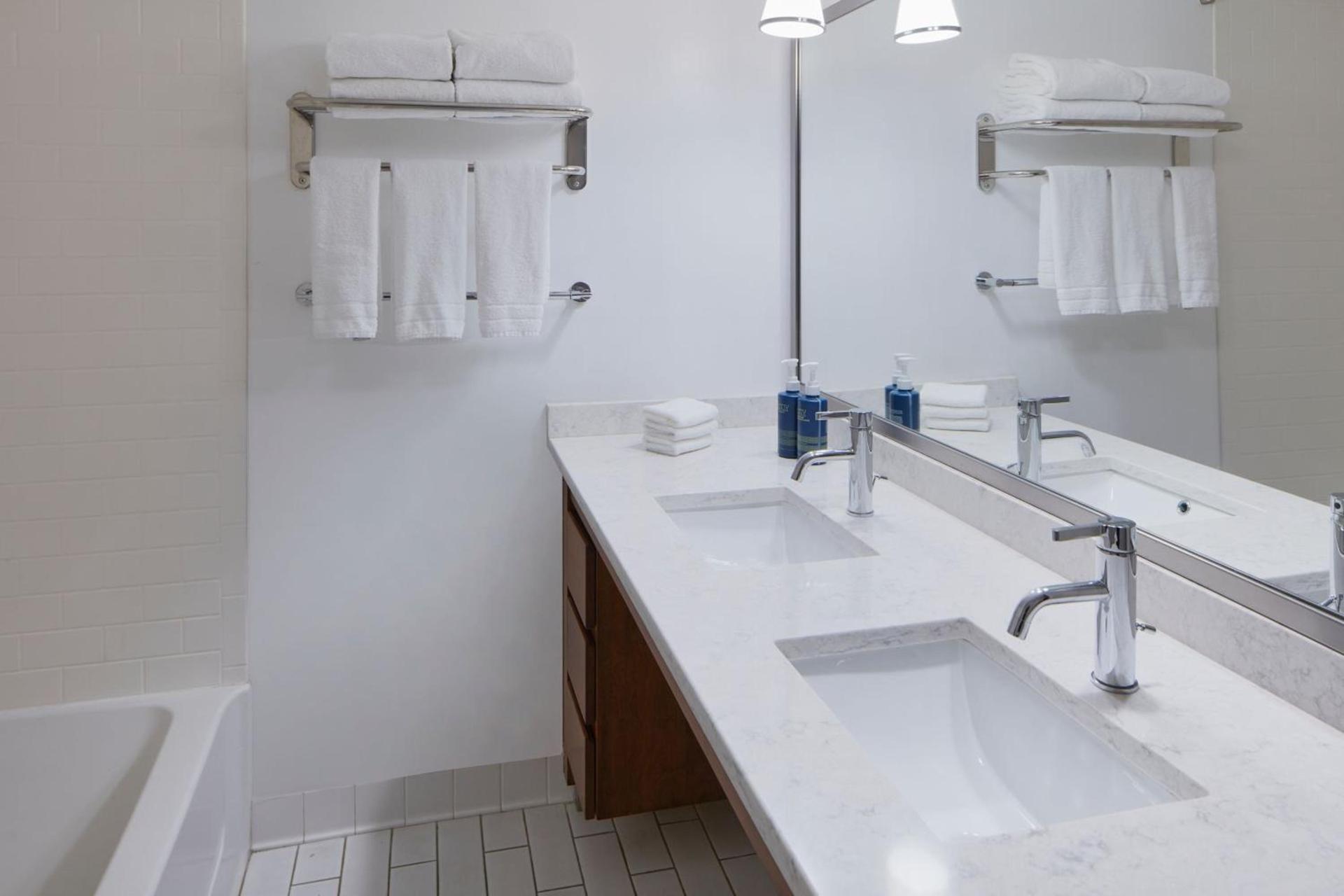 Four Points by Sheraton Virginia Beach Oceanfront photo 26