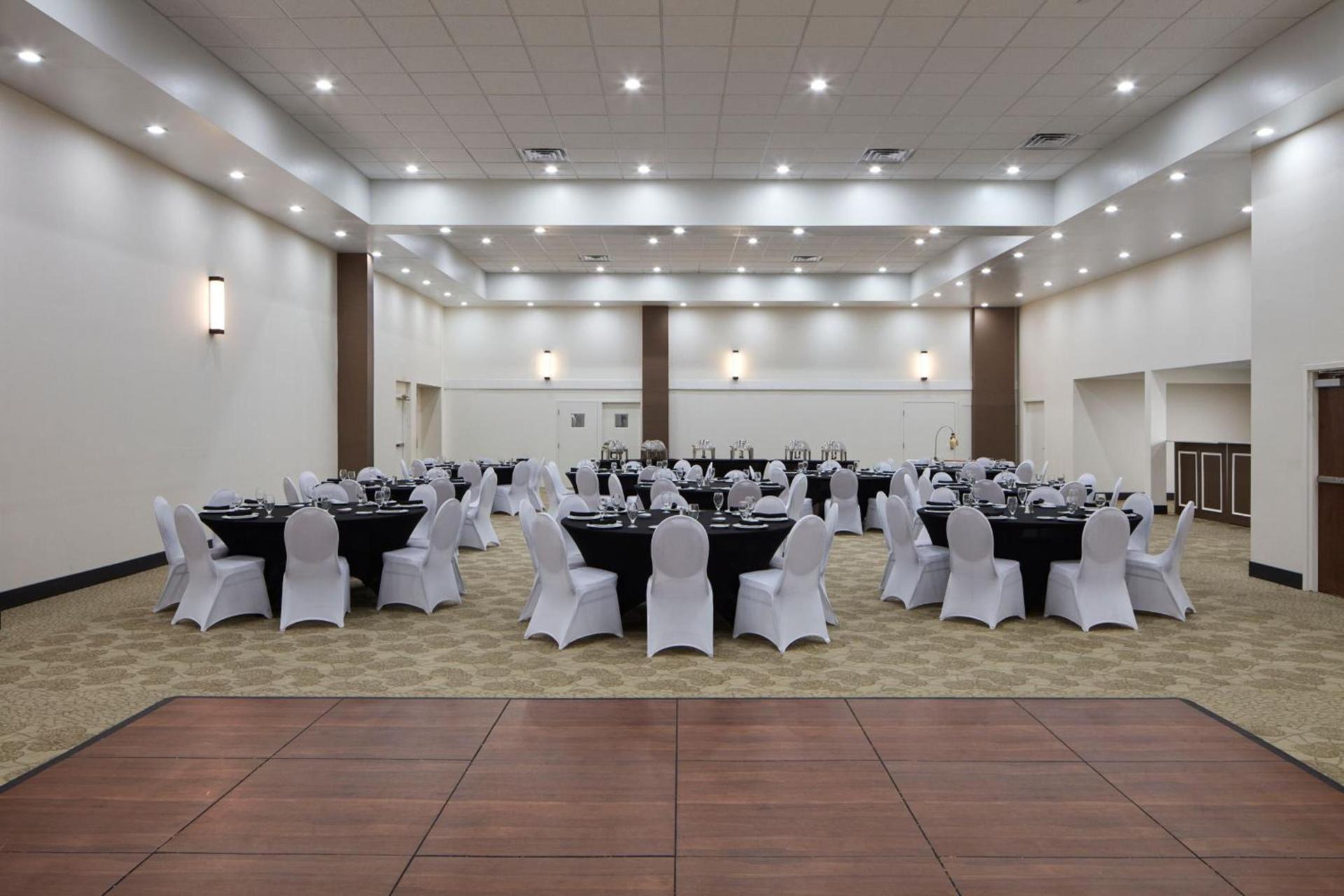 Four Points by Sheraton Virginia Beach Oceanfront photo 42