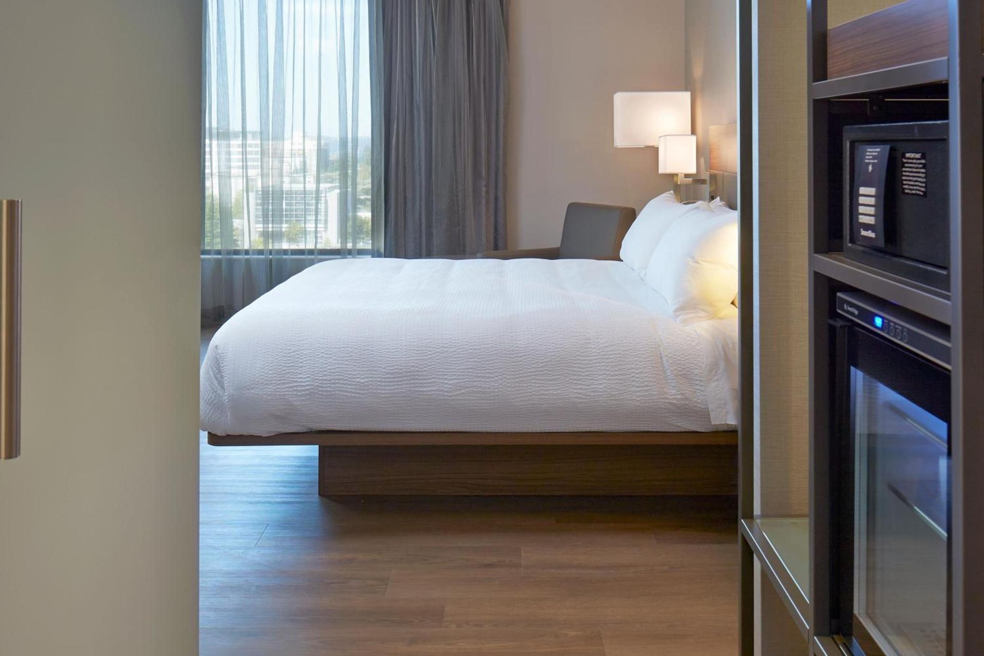 AC Hotel by Marriott Seattle Bellevue/Downtown photo 16