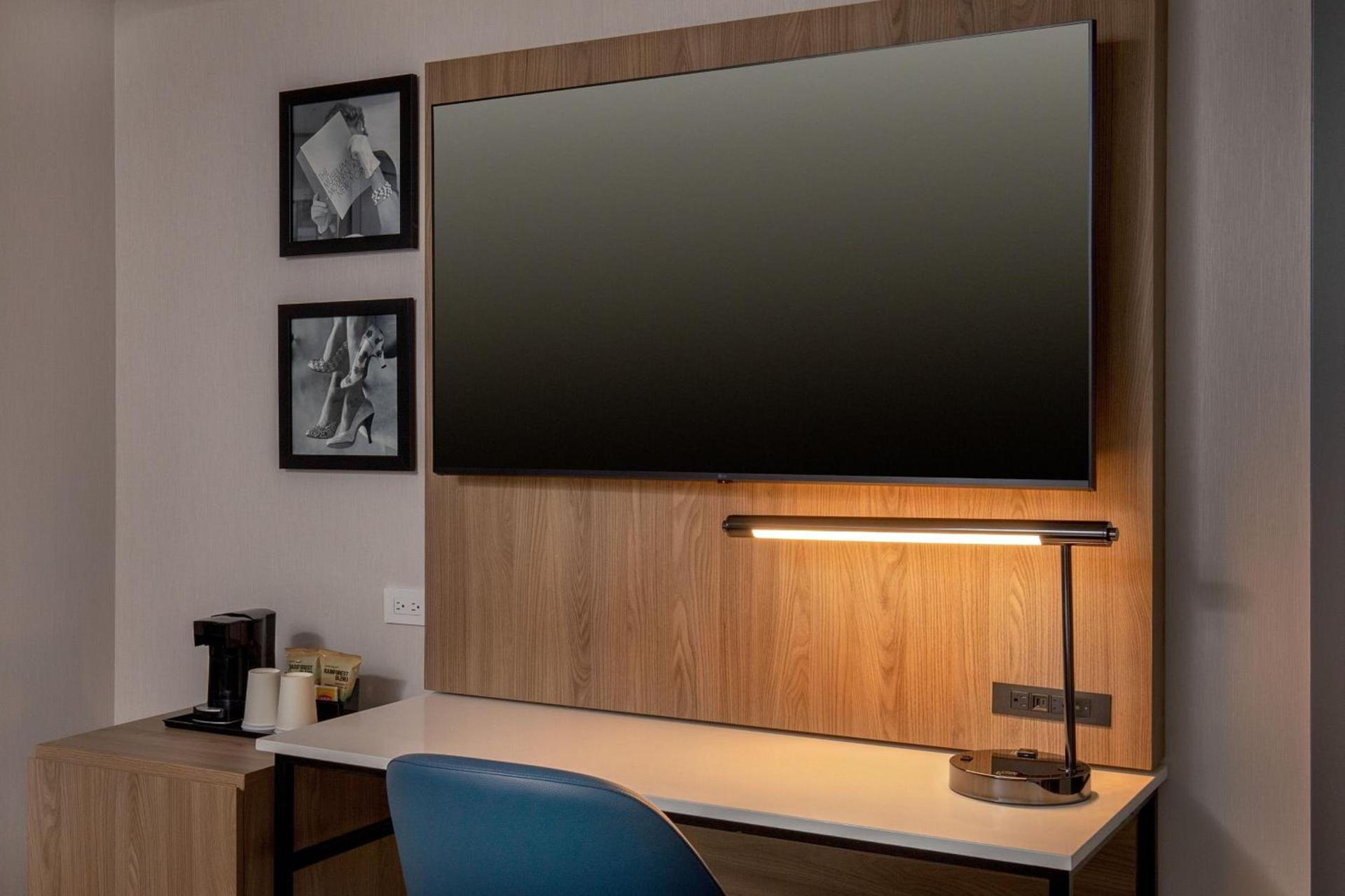 Courtyard by Marriott Times Square West photo 12