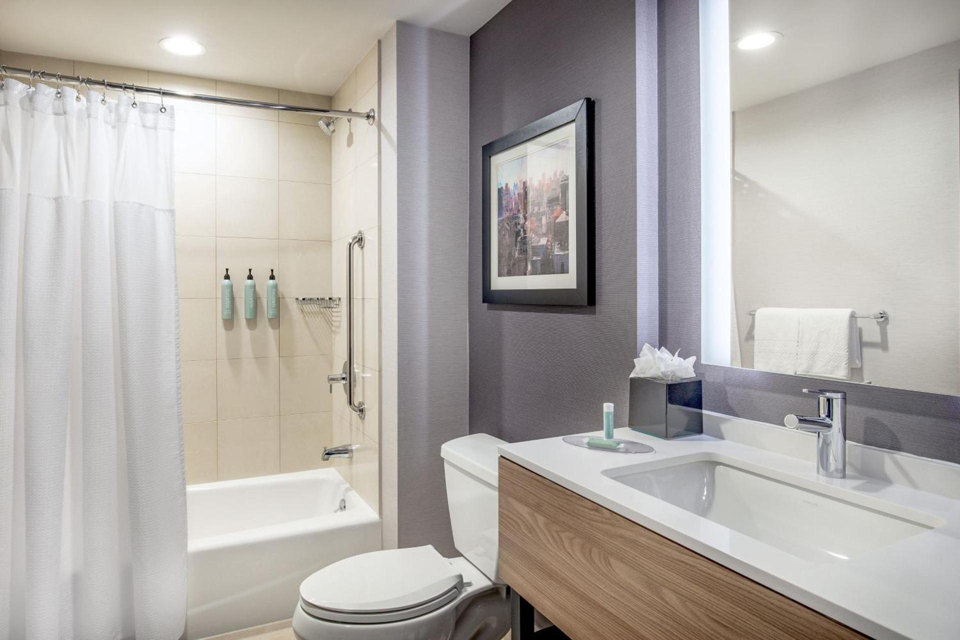 Courtyard by Marriott Times Square West photo 13