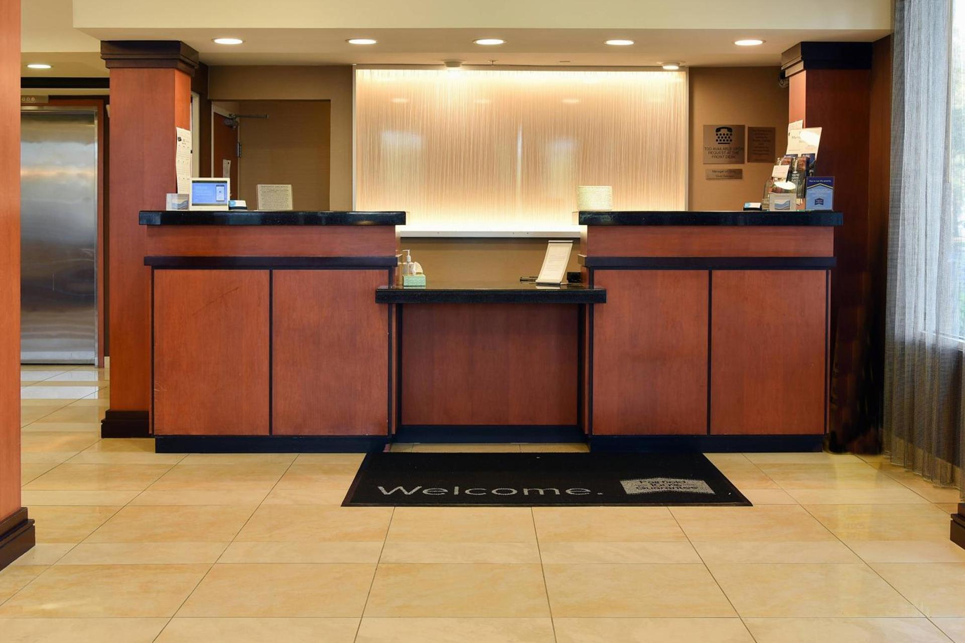 Fairfield Inn Hartford Airport photo 2