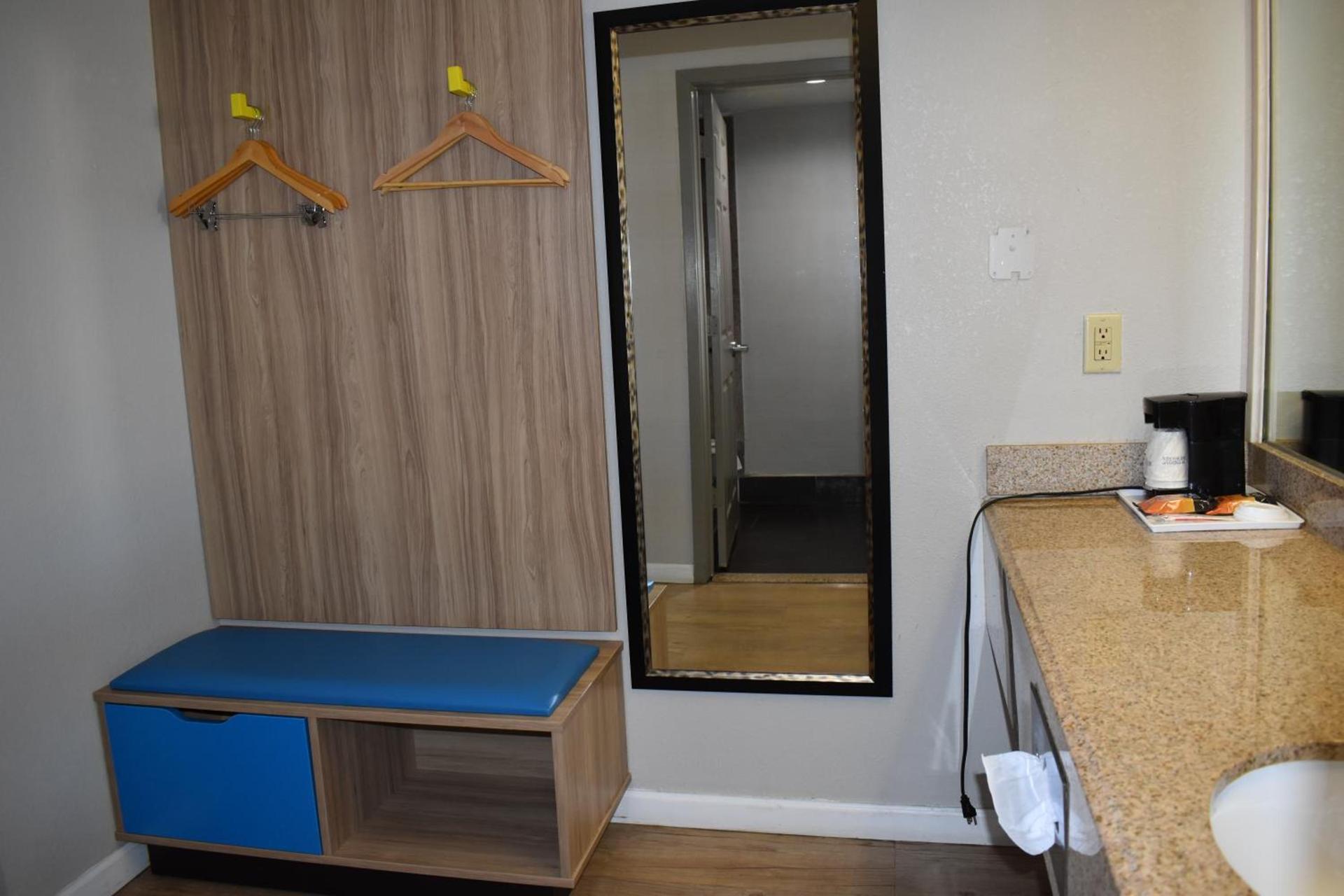 Days Inn by Wyndham Nacogdoches/SFA University/Downtown photo 50